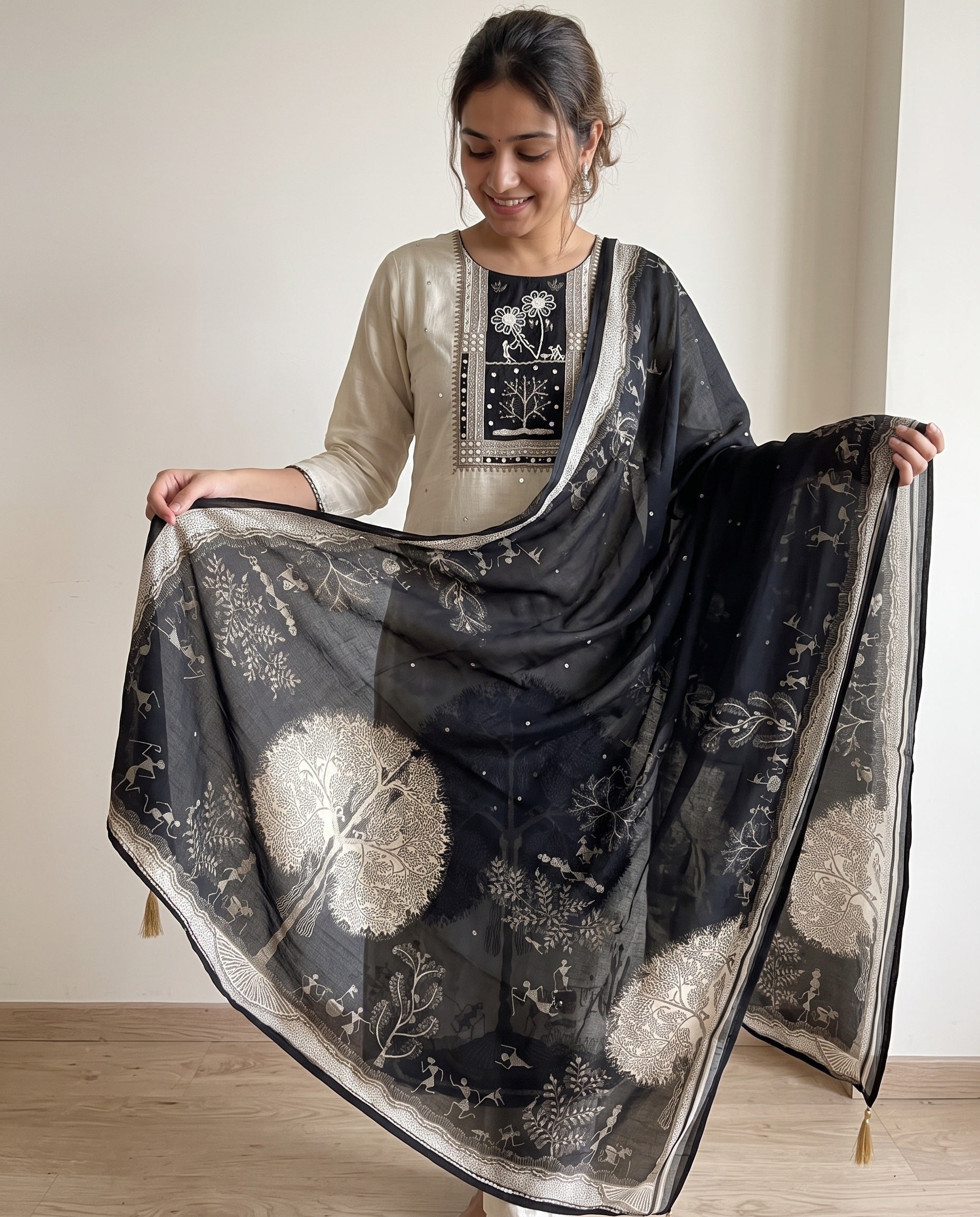 Cream Mul Cotton Printed Unstitched 3-Piece Suit (Devri – D.No 13331)