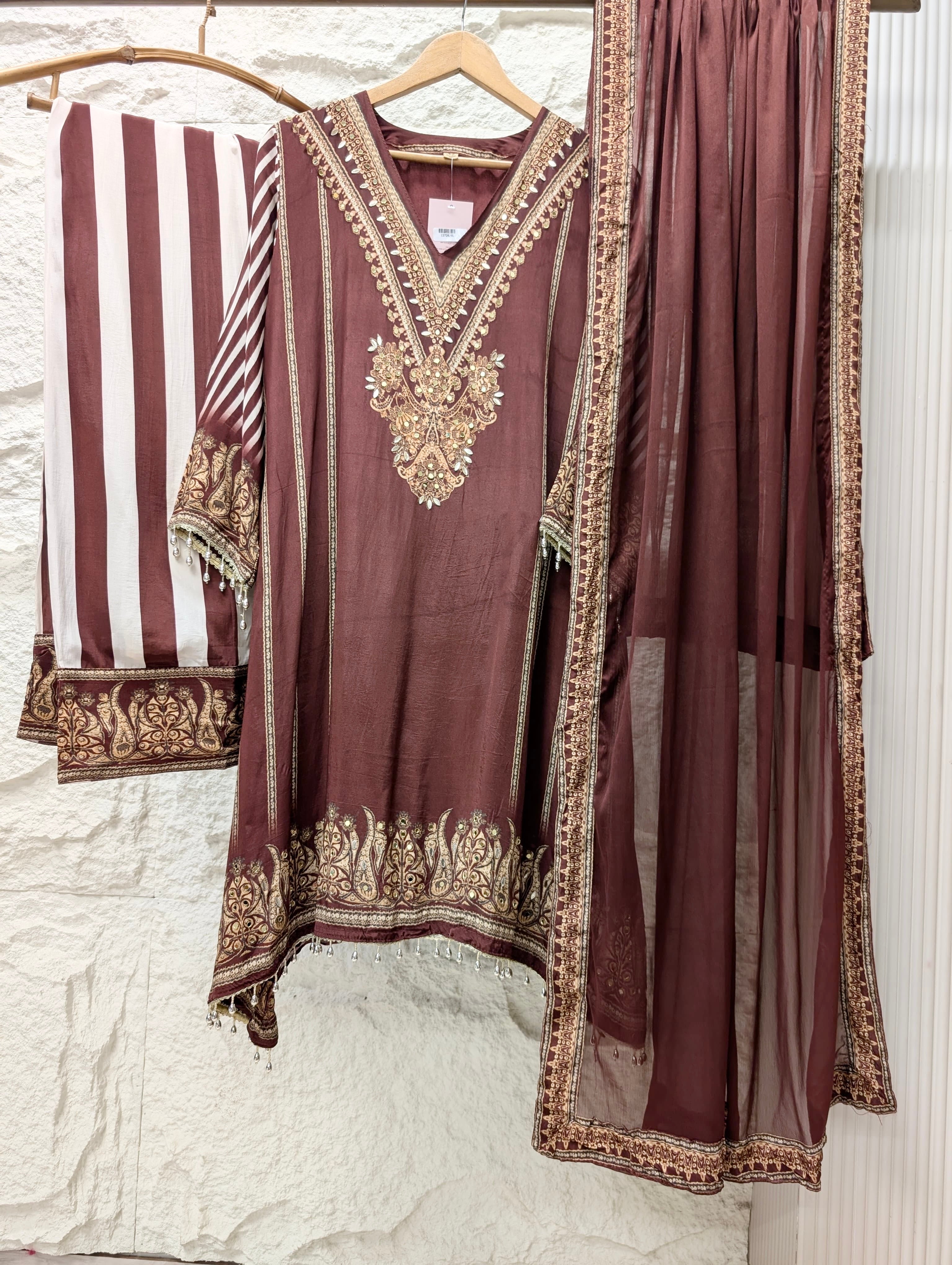 Meher Crepe Embroidered Maroon 3-Piece Set (Devri – D.No 13724)