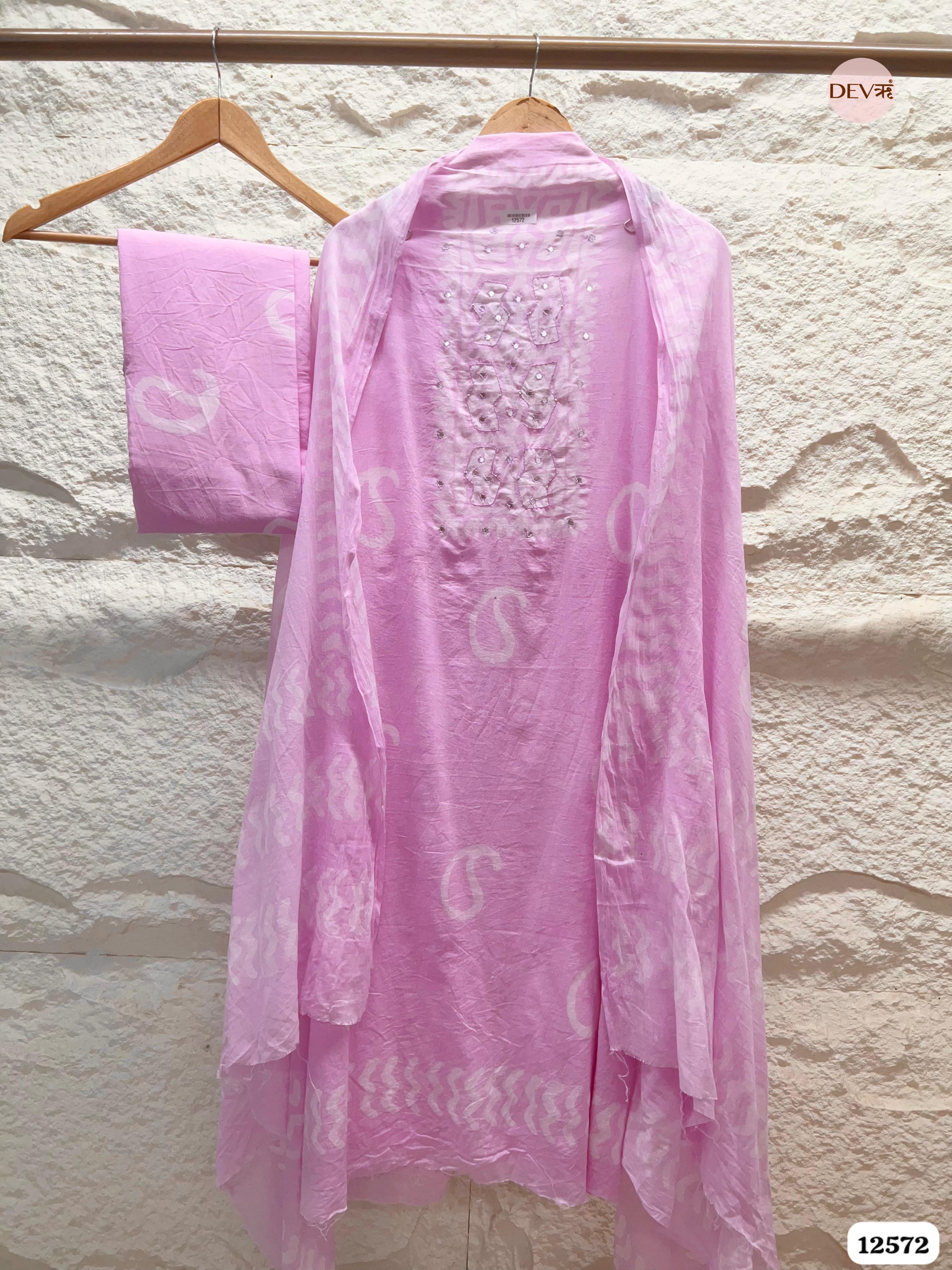 Lavender Cotton Printed Unstitched 3-Piece Suit (Devri – D.No 12572)
