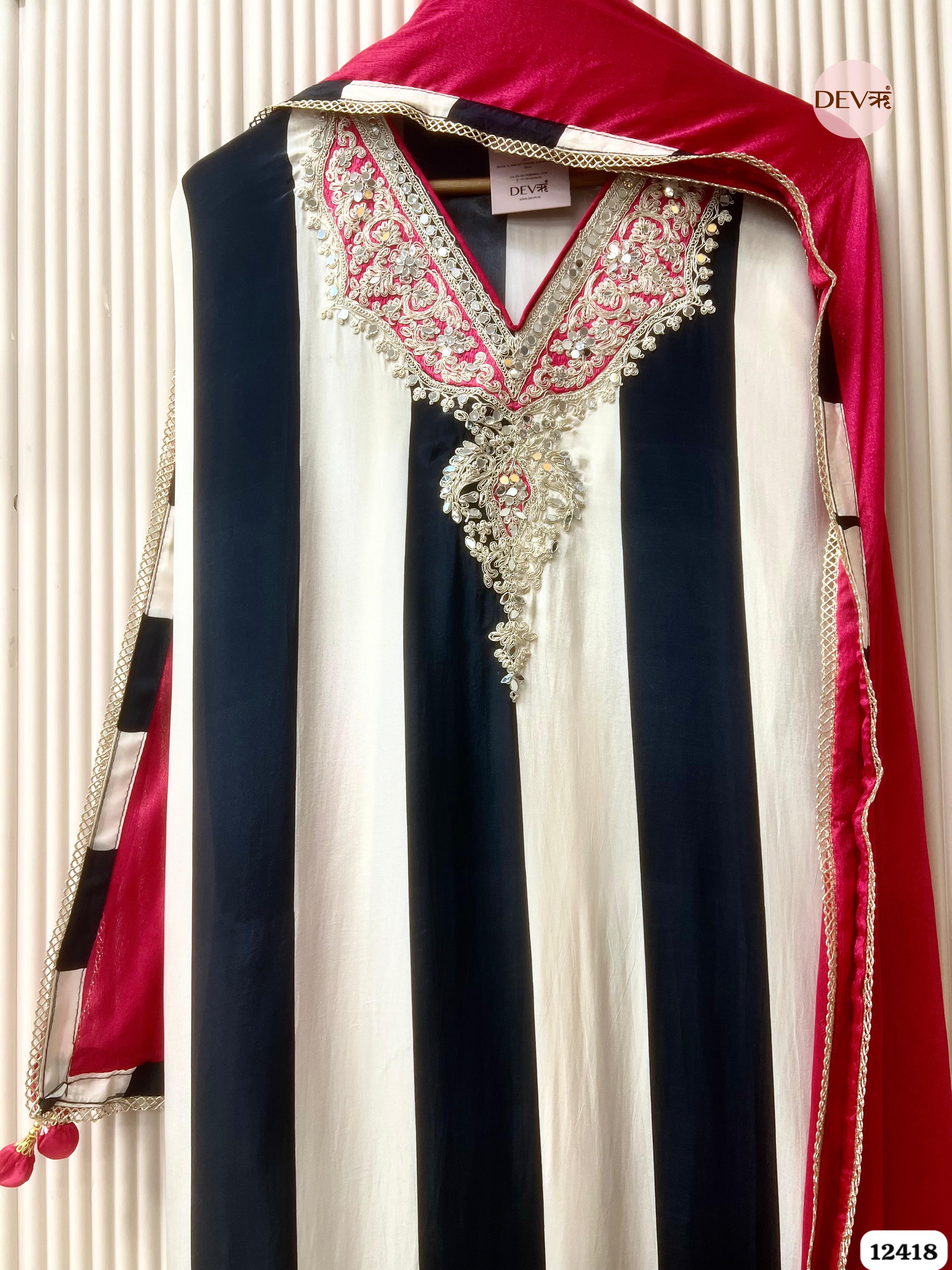 Fuchsia Natural Crepe Embroidered Unstitched 3-Piece Suit (Devri – D.No12418)