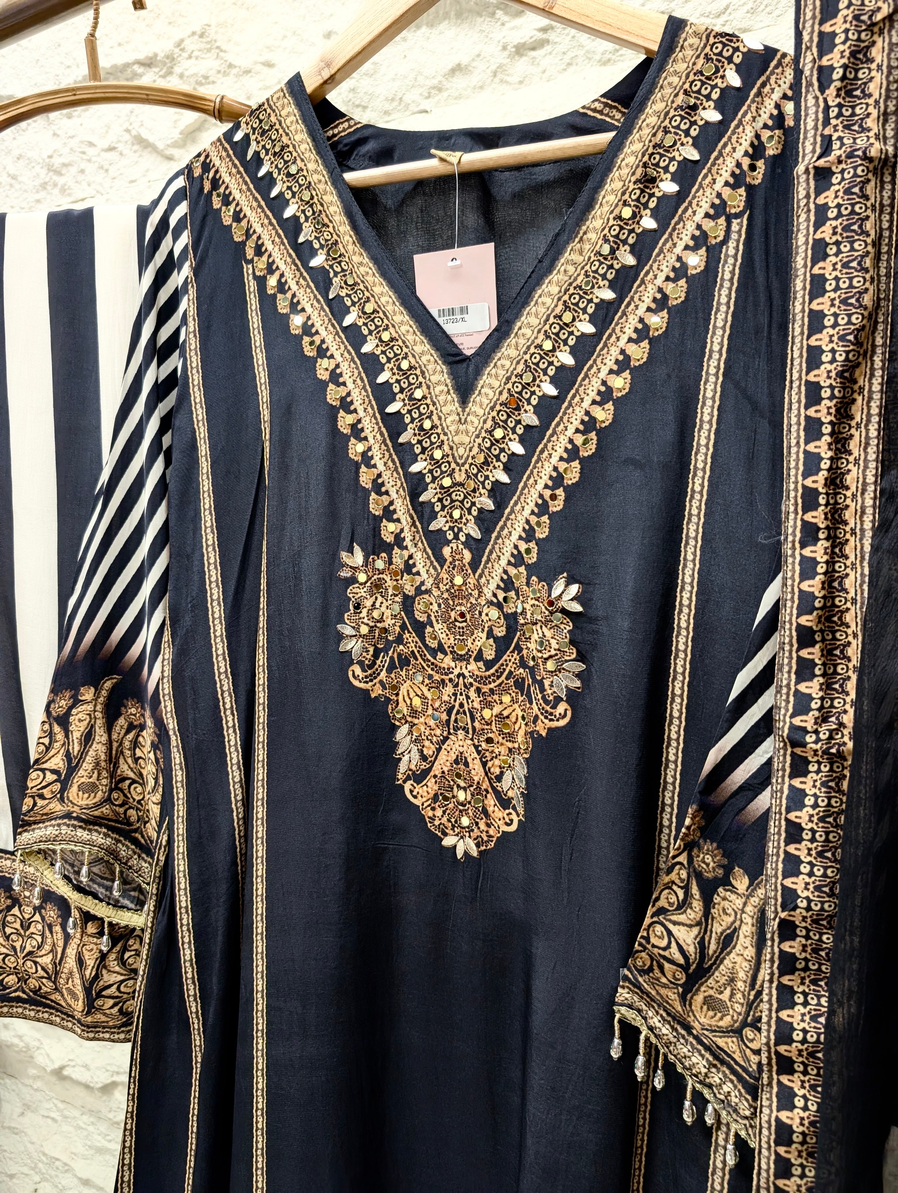 Zarmina Crepe Embroidered Black 3-Piece Set (Devri – D.No 13723)