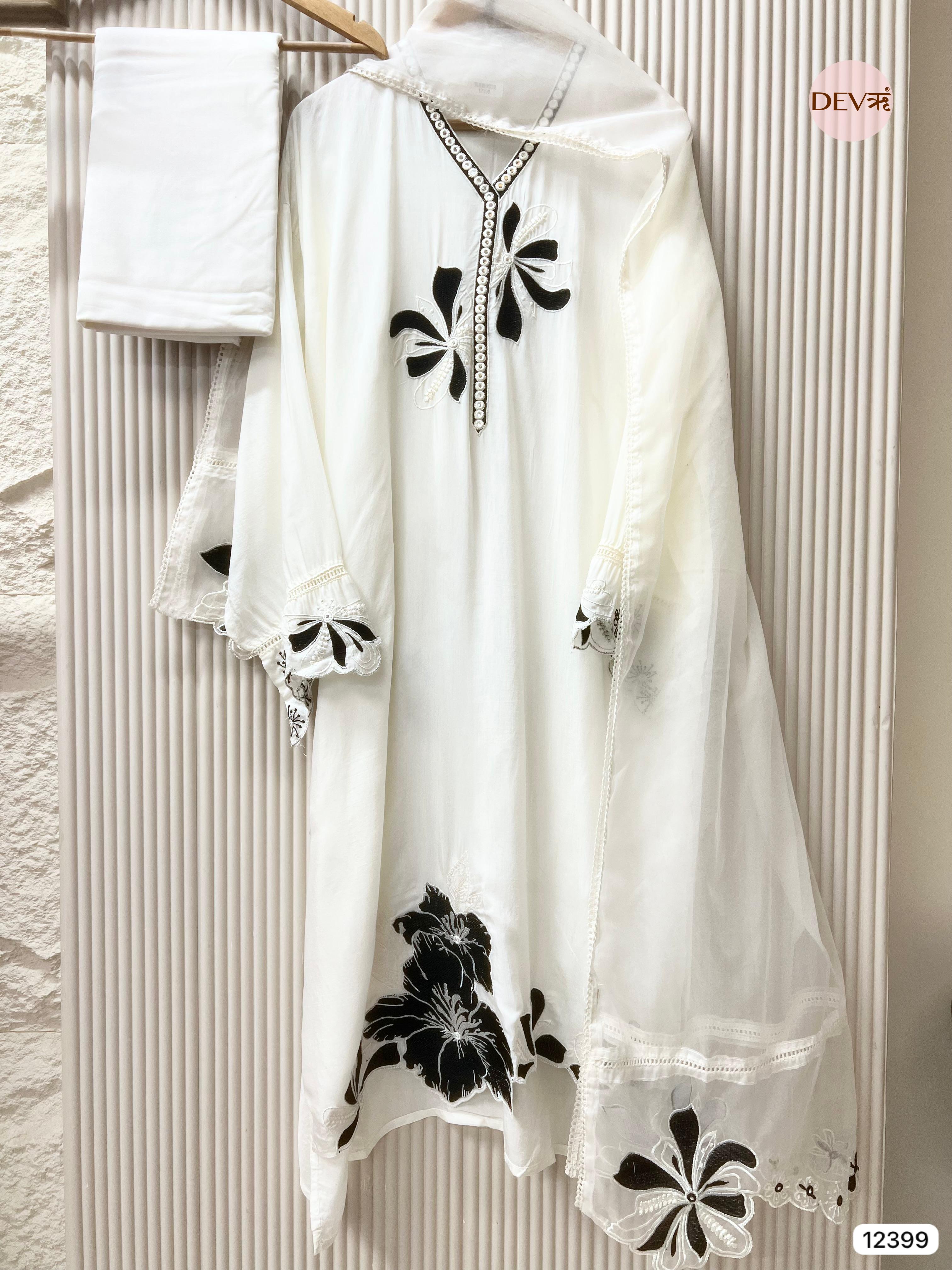 White Muslin Embroidered Unstitched 3-Piece Suit (Devri – D.No 12399)