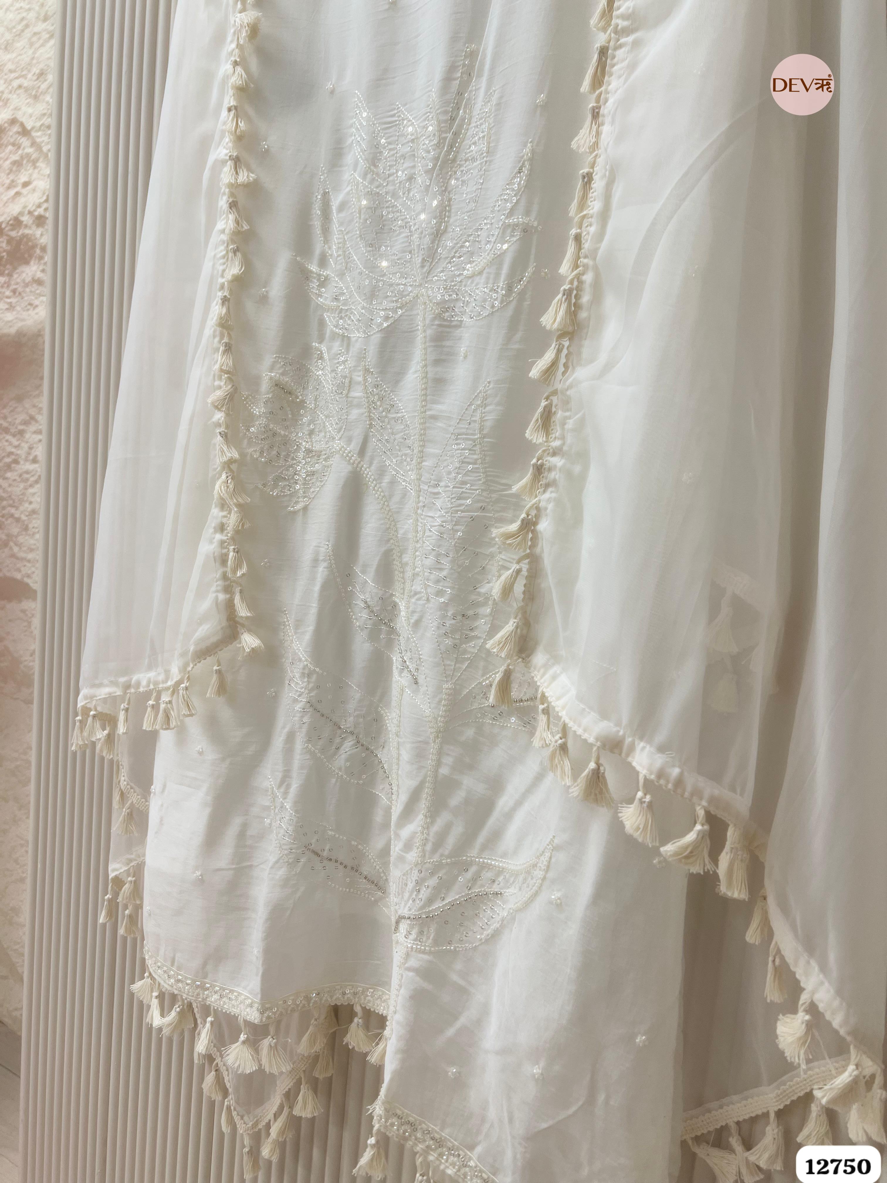 White Mul Cotton Embroidered Unstitched 3-Piece Suit (Devri – D.No 12750)