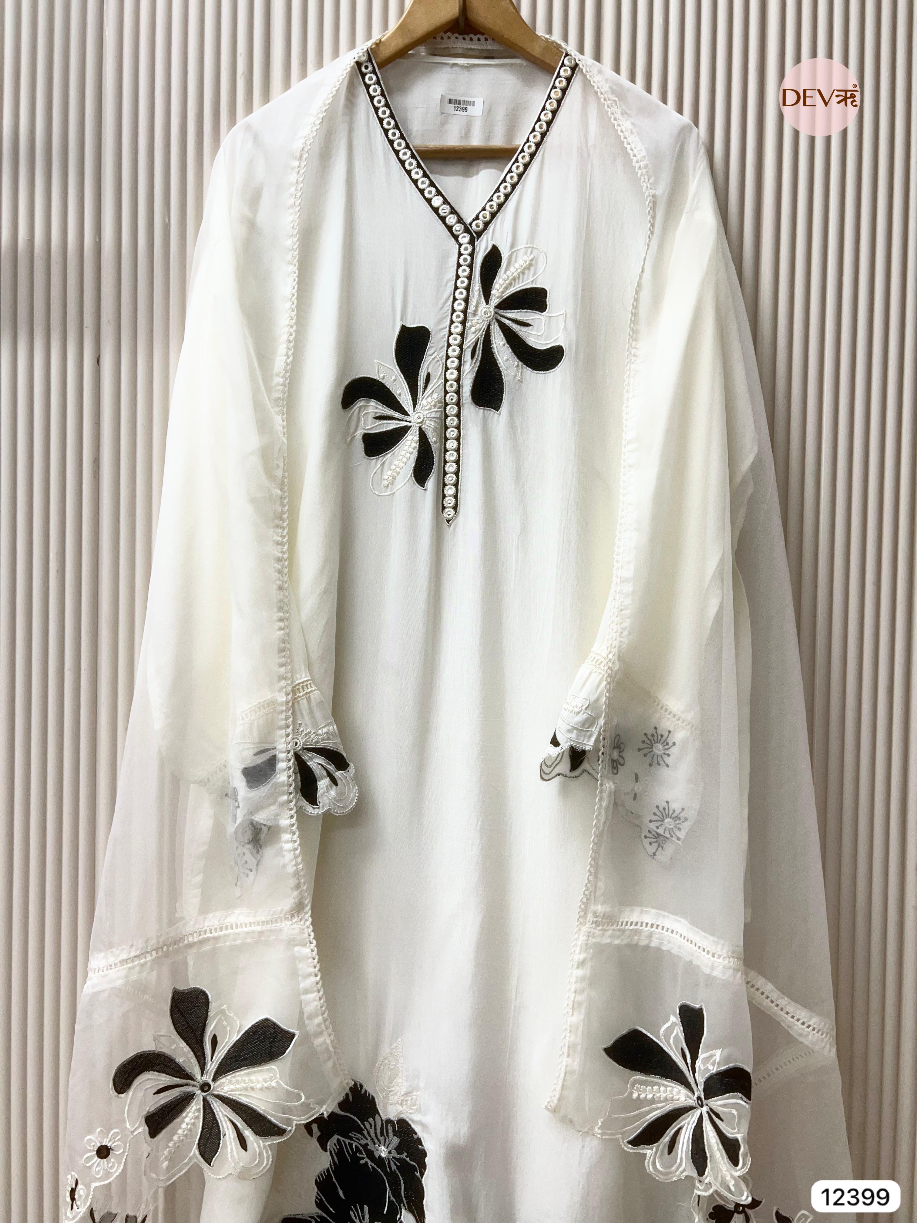 White Muslin Embroidered Unstitched 3-Piece Suit (Devri – D.No 12399)
