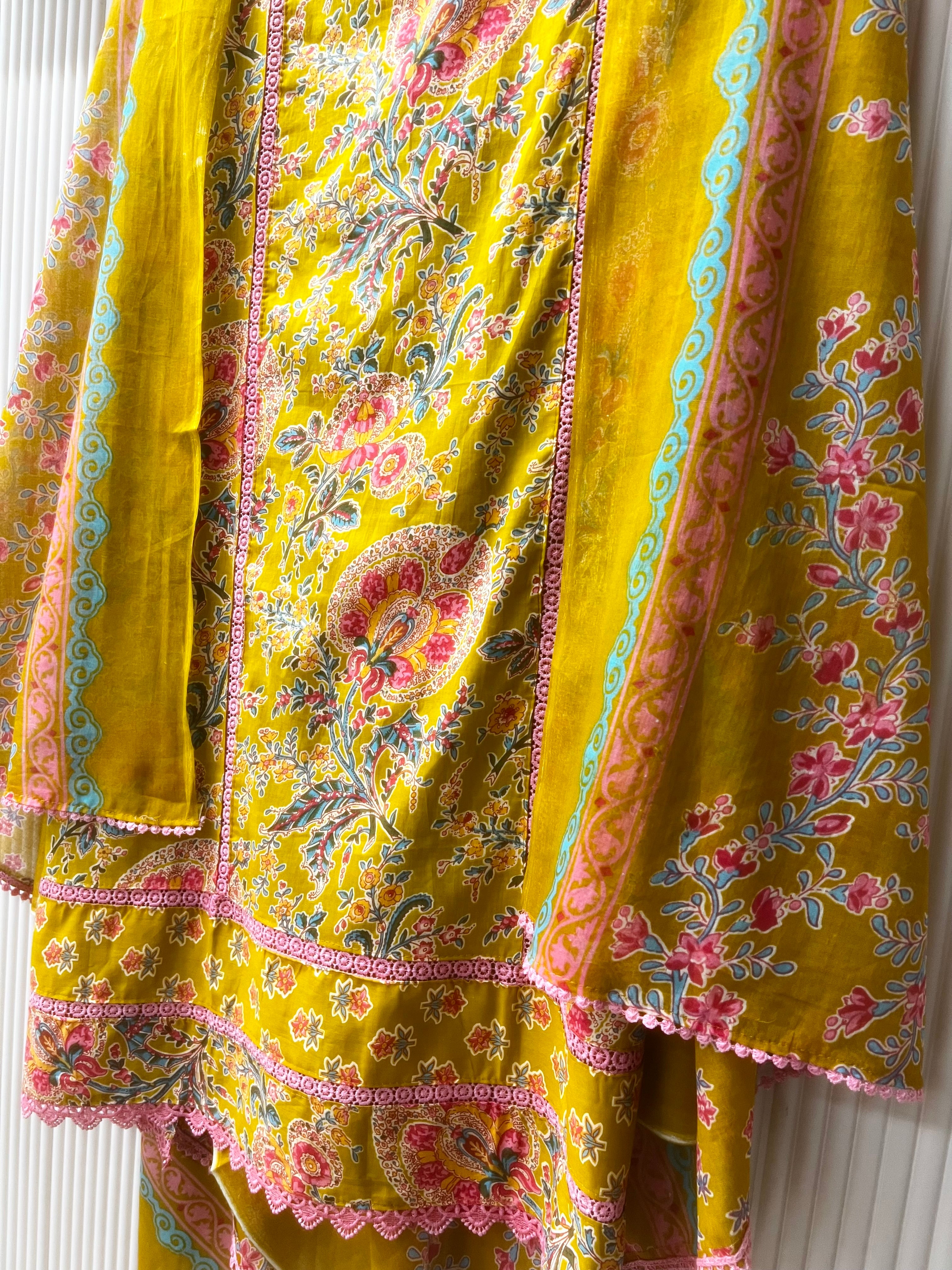 Mustard Pure Cotton Printed Unstitched 3-Piece Suit (Devri – D.No 12553)