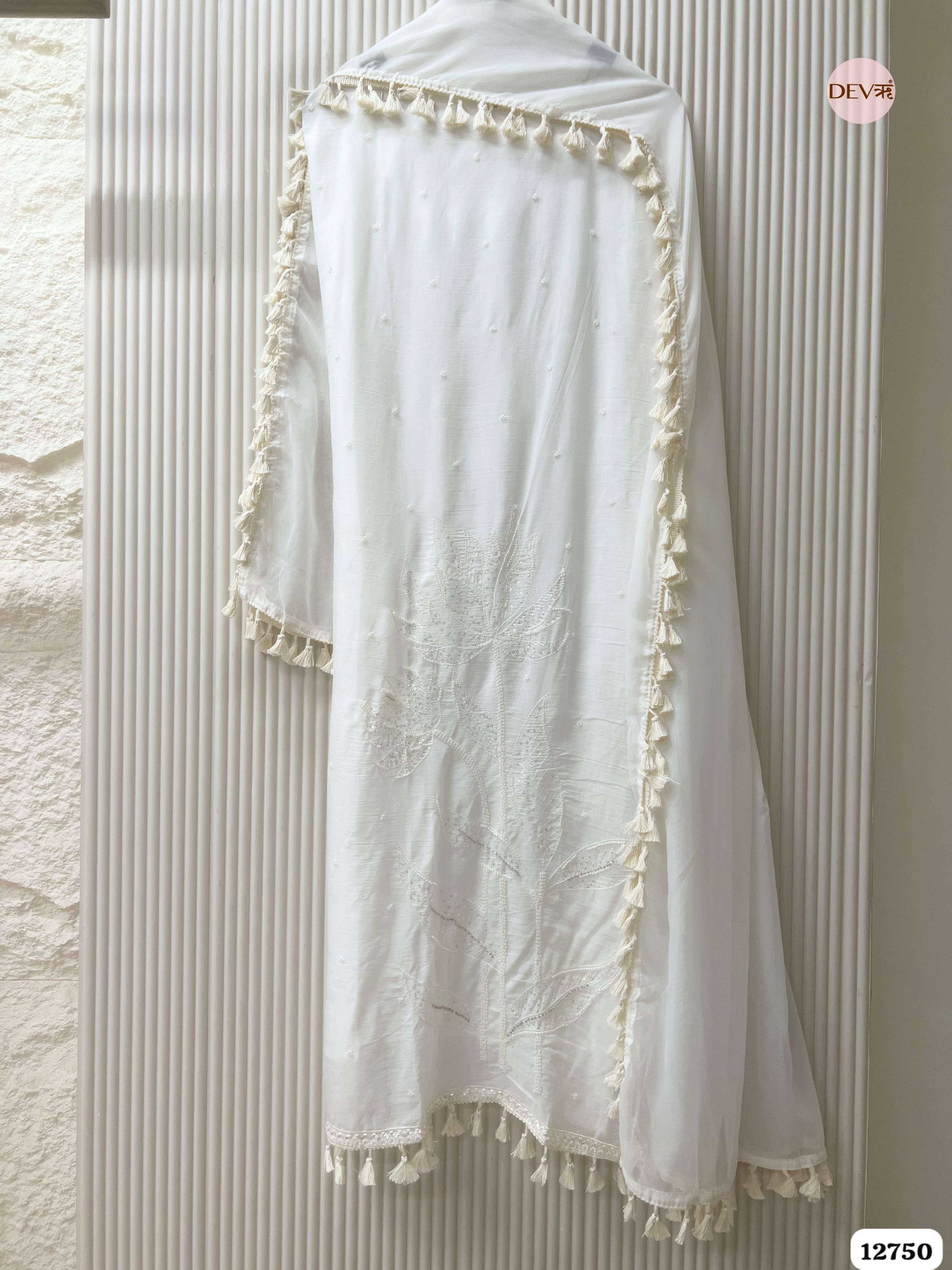 White Mul Cotton Embroidered Unstitched 3-Piece Suit (Devri – D.No 12750)