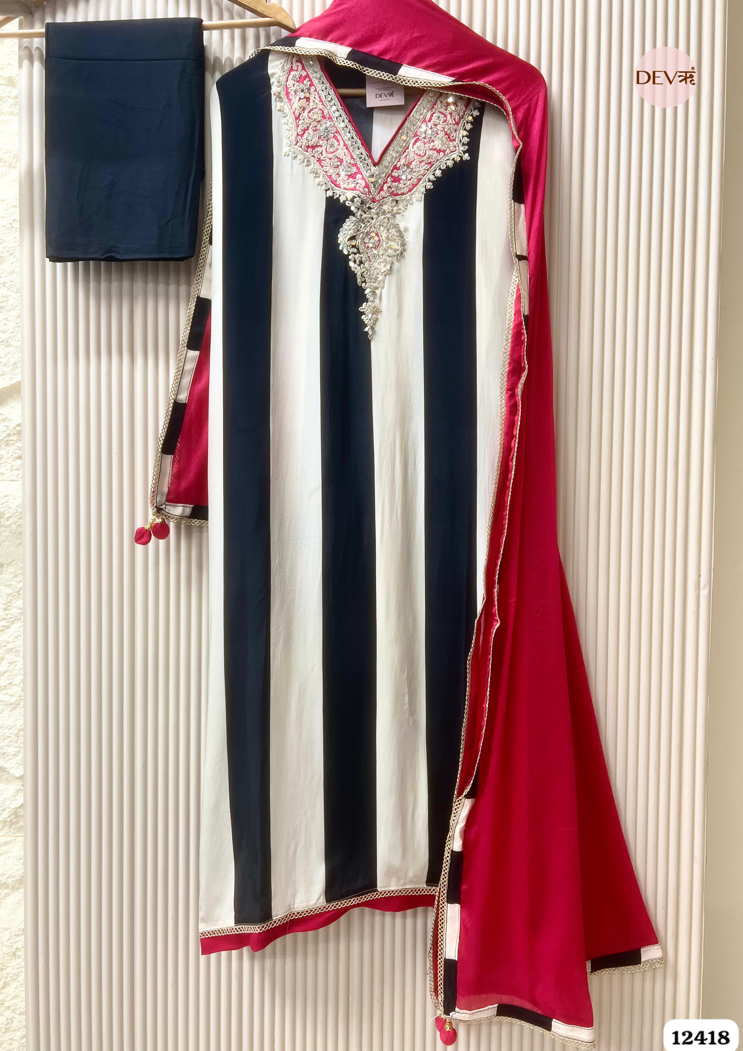 Fuchsia Natural Crepe Embroidered Unstitched 3-Piece Suit (Devri – D.No12418)