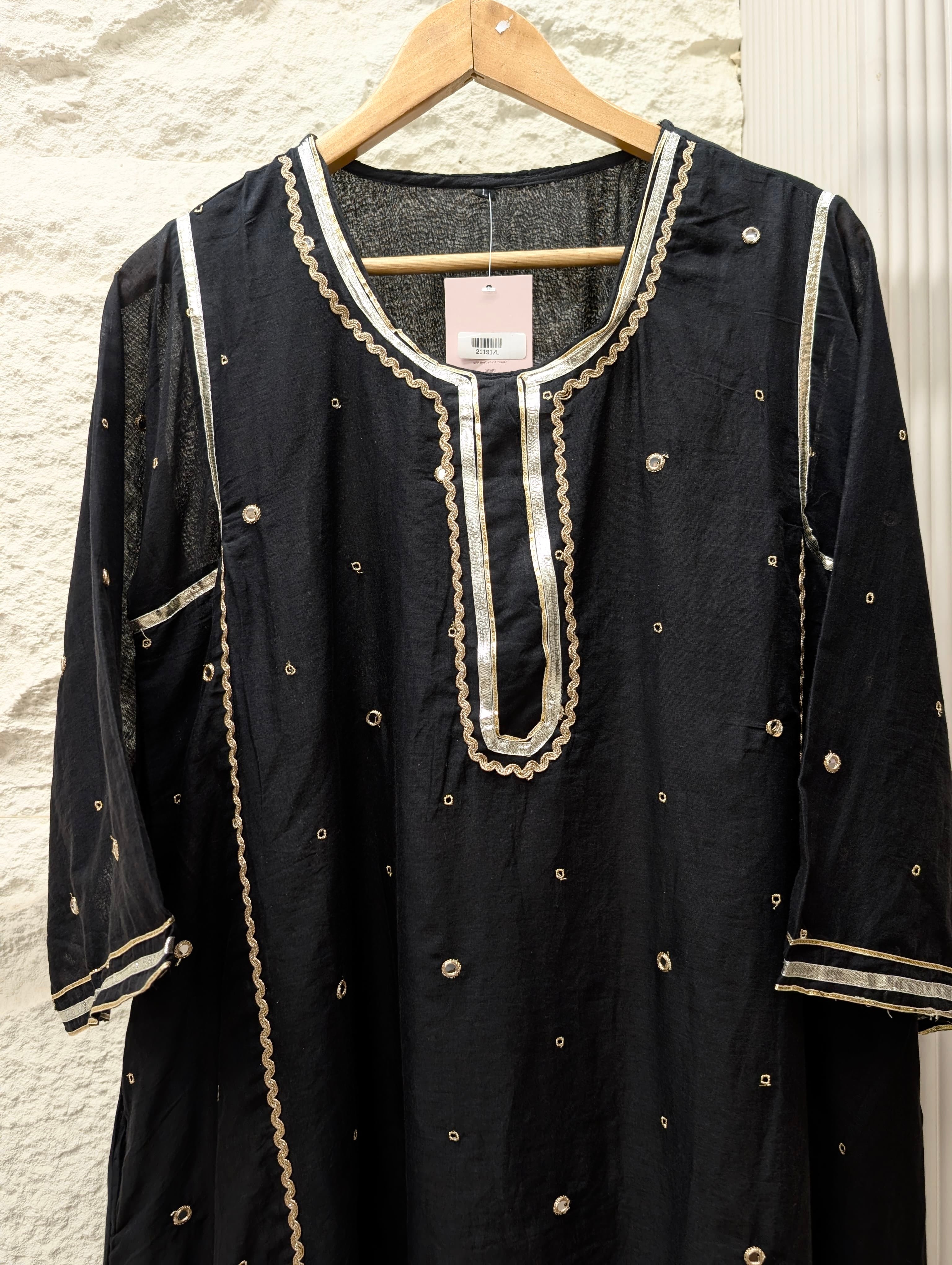 Noor Pure mul cotton Embroidered Black 2-Piece Set (Devri – D.No 21191)