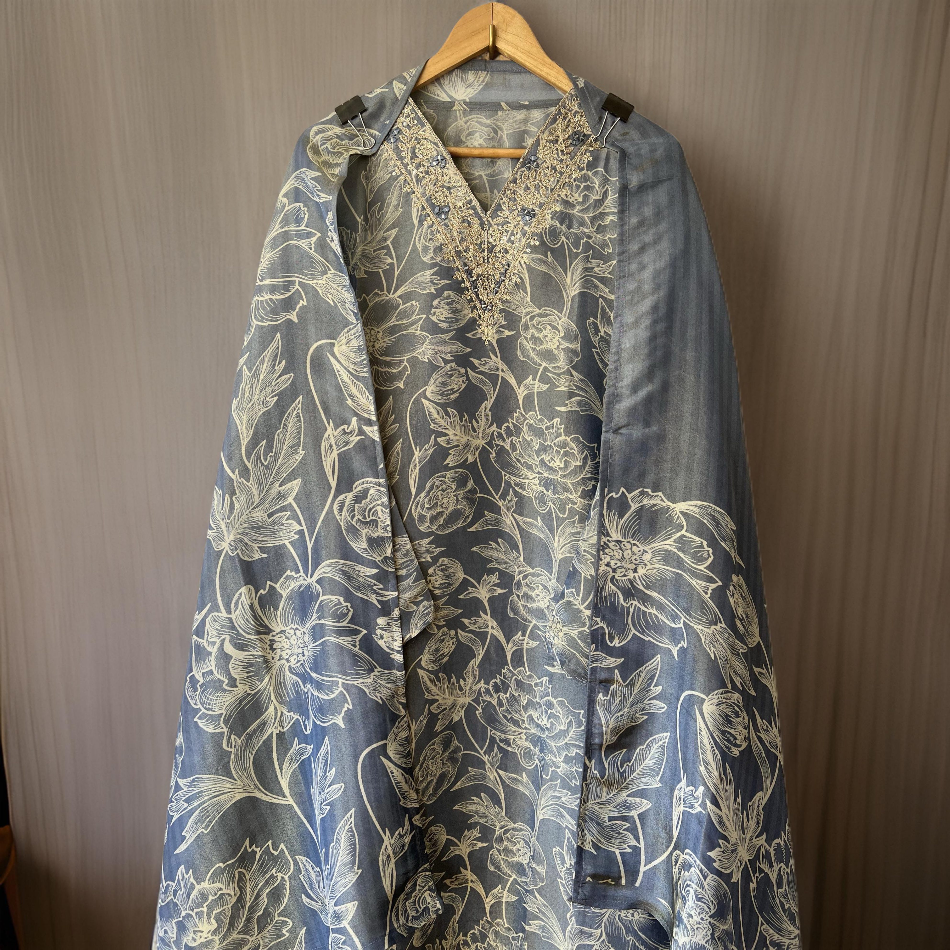 Pure tissue silk {8541}