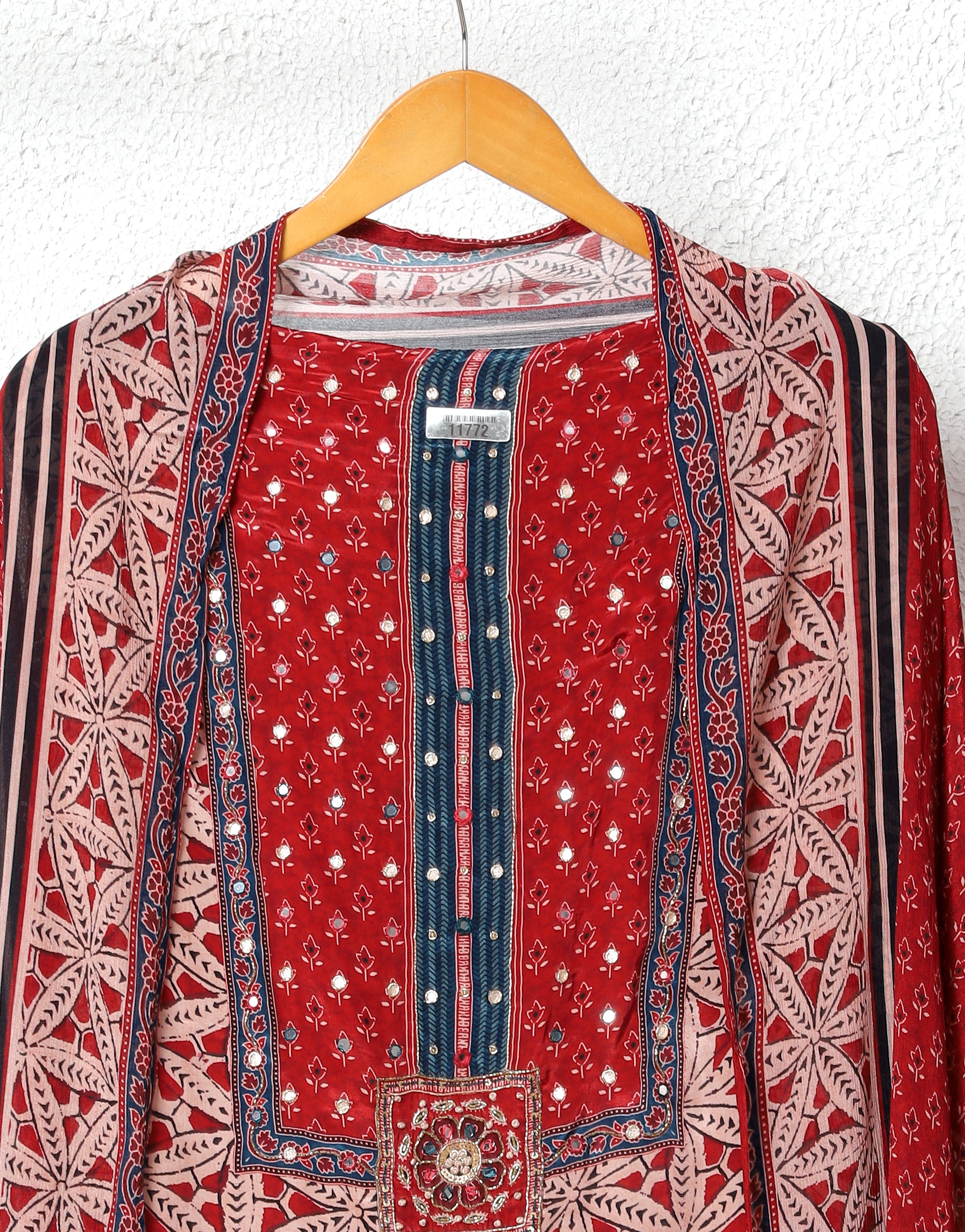 Crimson Pure Muslin Printed Unstitched 3-Piece Suit (Devri – D.No 11772)