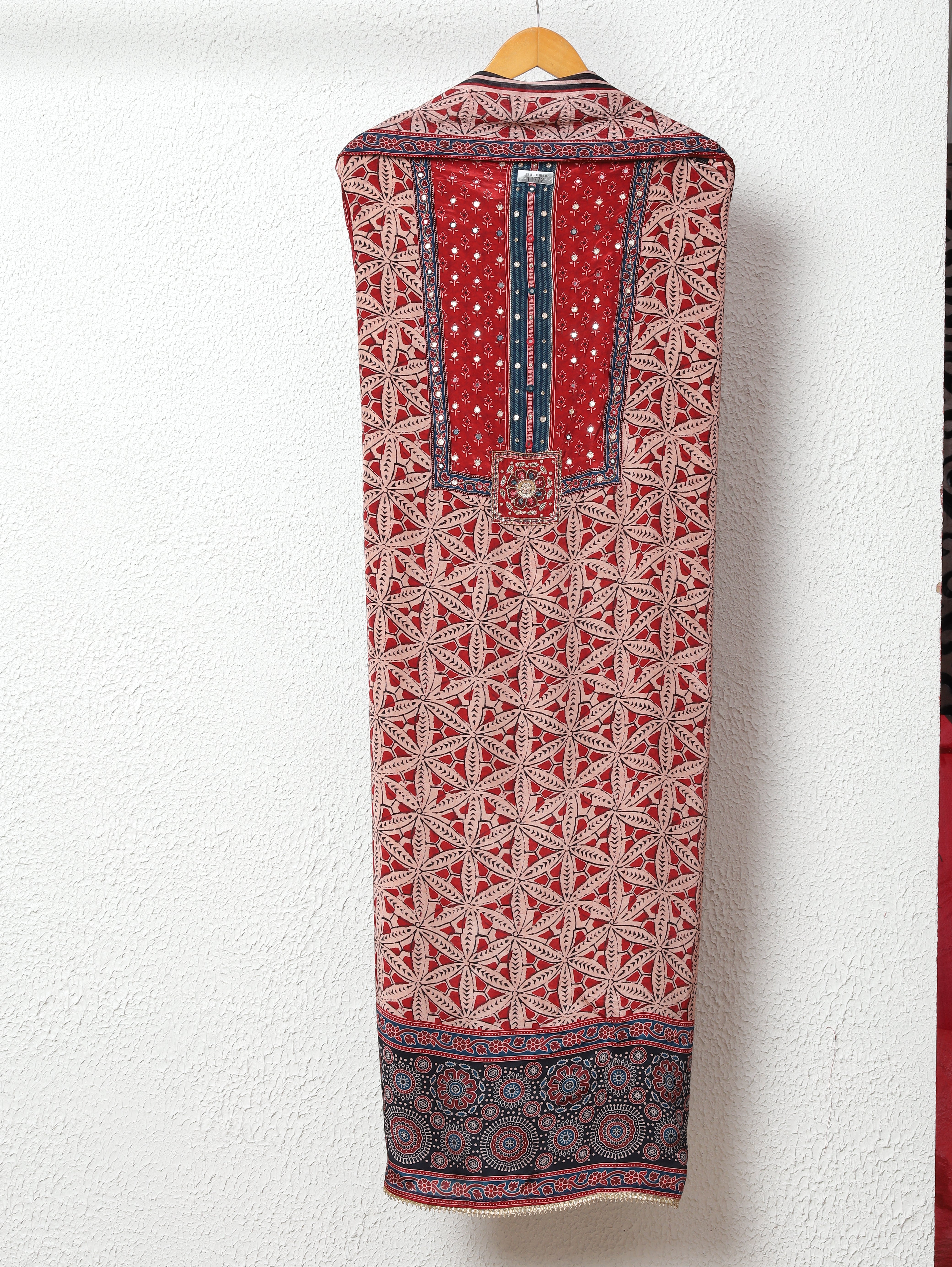 Crimson Pure Muslin Printed Unstitched 3-Piece Suit (Devri – D.No 11772)