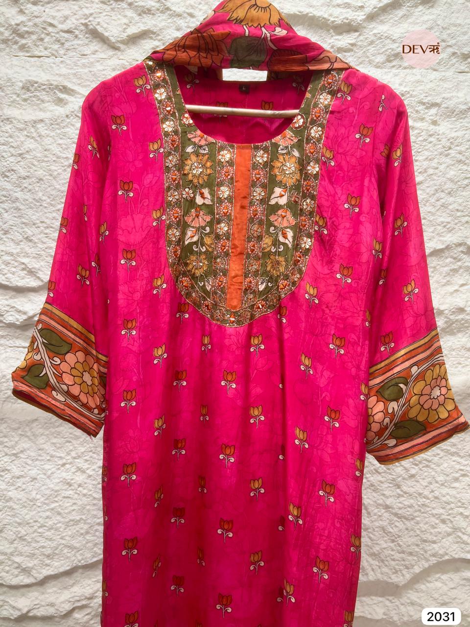 Gulabi Bloom Russian Silk Printed 3-Piece Set (Devri – D.No 2031)