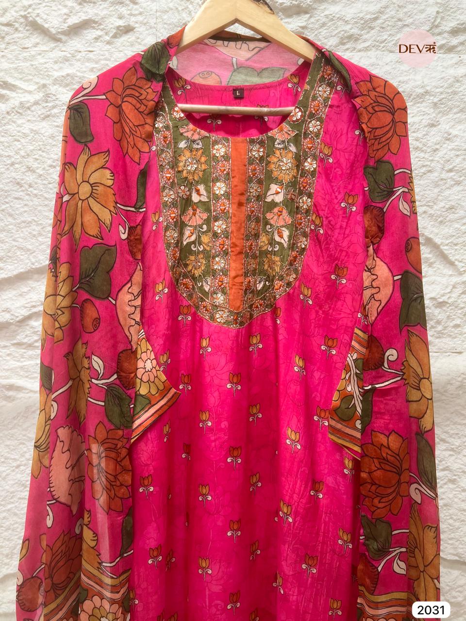 Gulabi Bloom Russian Silk Printed 3-Piece Set (Devri – D.No 2031)