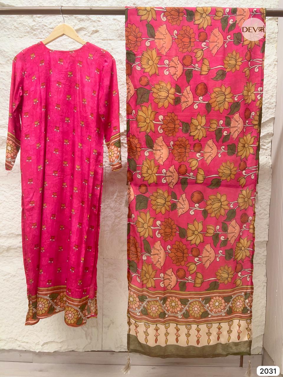 Gulabi Bloom Russian Silk Printed 3-Piece Set (Devri – D.No 2031)