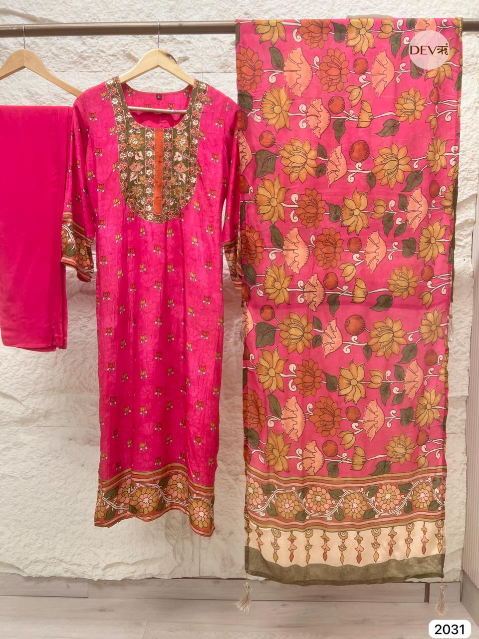 Gulabi Bloom Russian Silk Printed 3-Piece Set (Devri – D.No 2031)