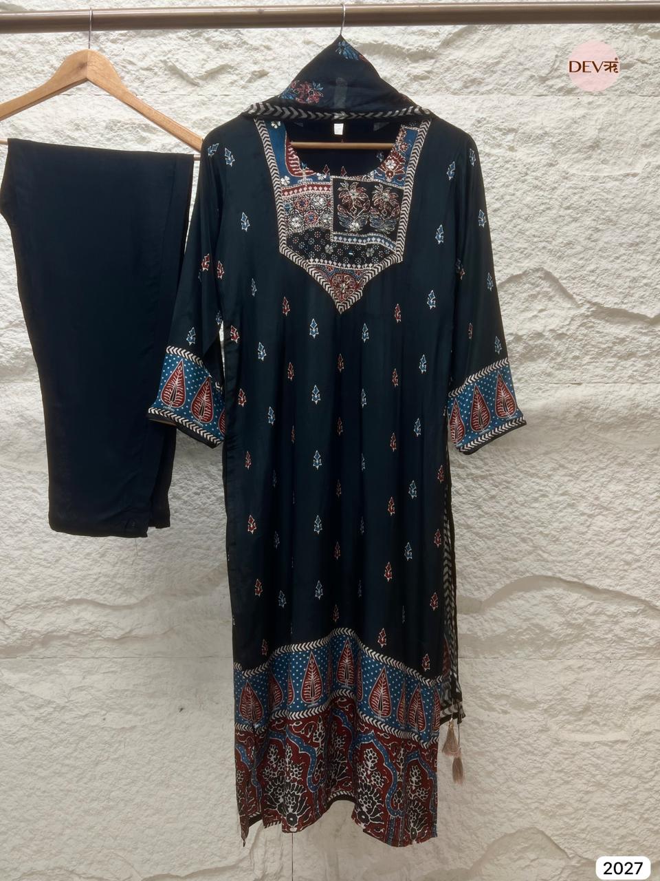 Noor Russian Silk Printed 3-Piece Set (Devri – D.No 2027)