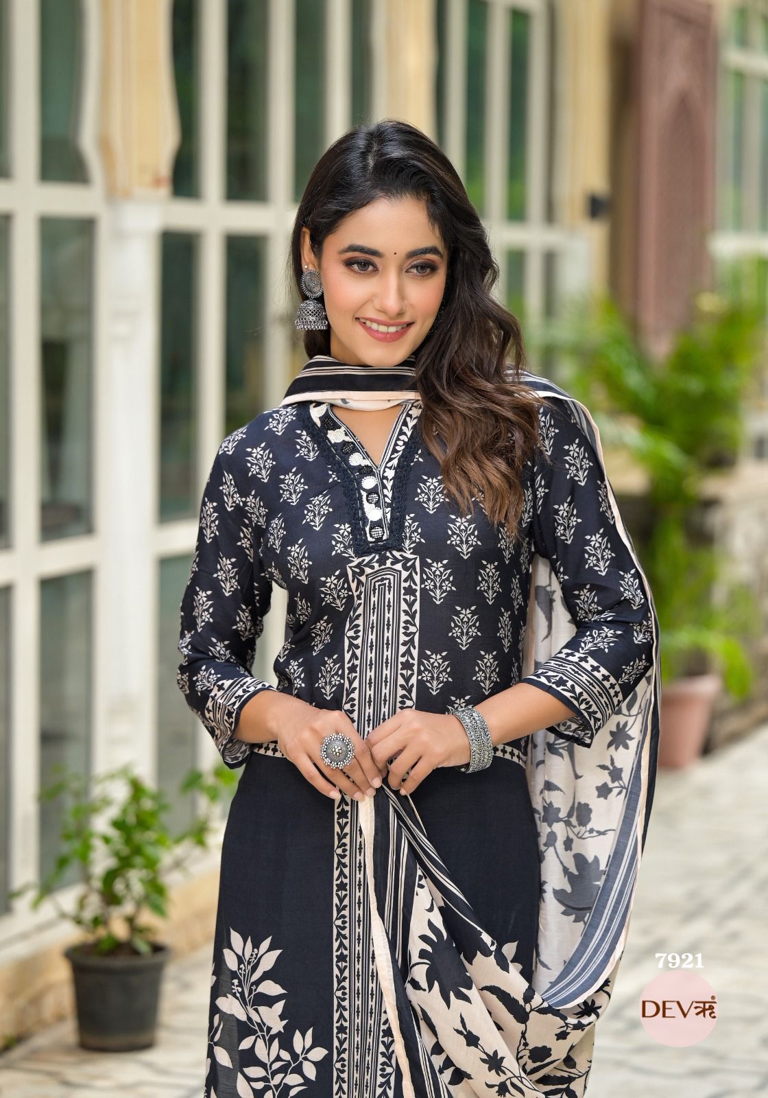 Stylish Pure muslin suit set {7921/M}