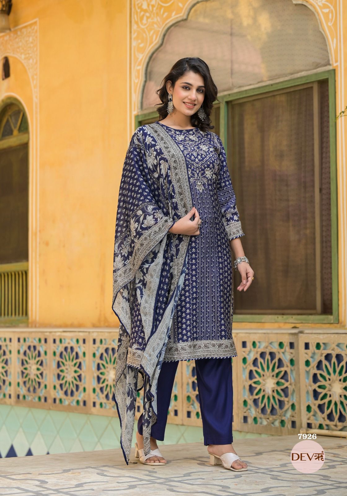 Stylish Pure dola silk suit set {7926/M}