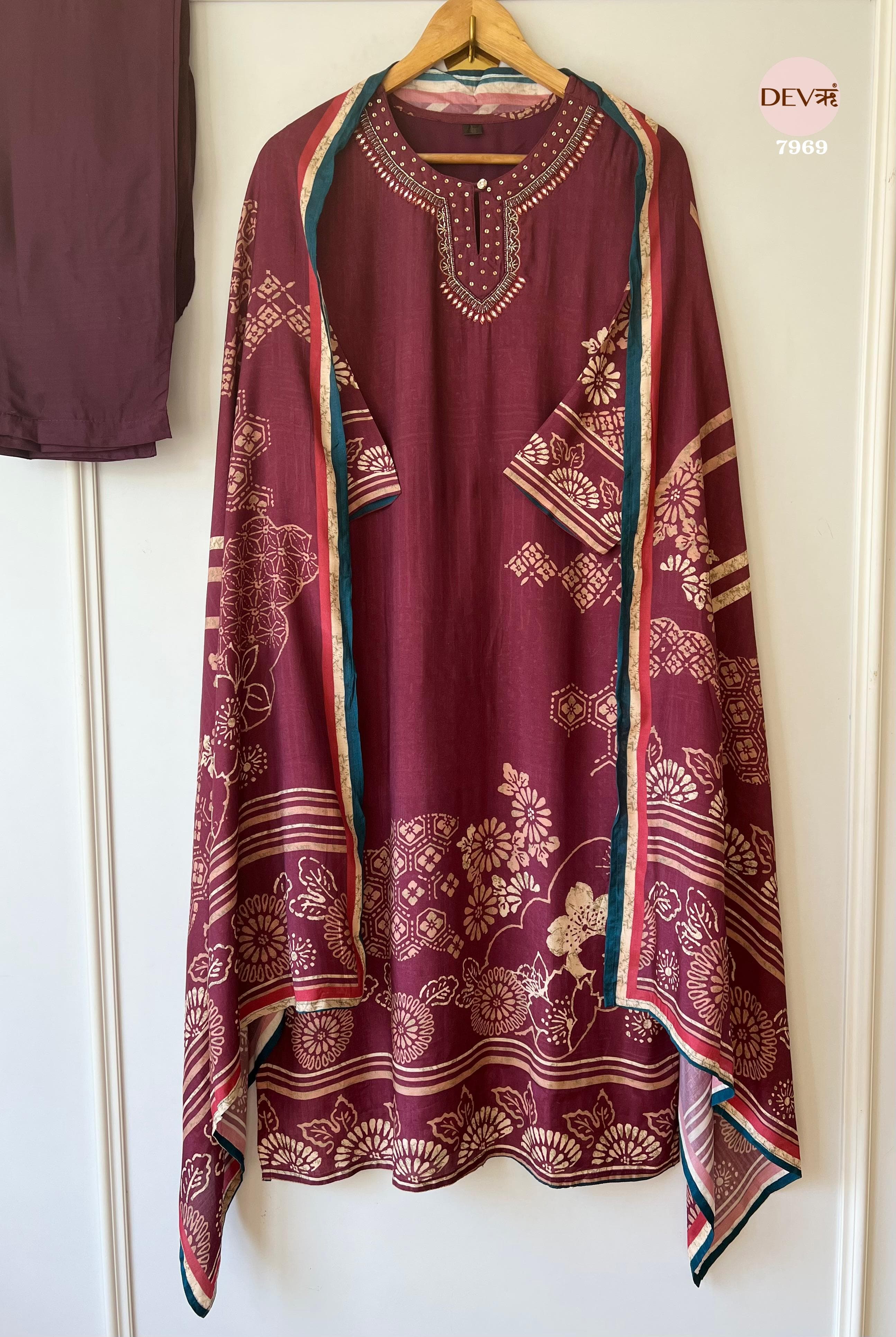 Stylish Pure Muslin Suit Set {7969}