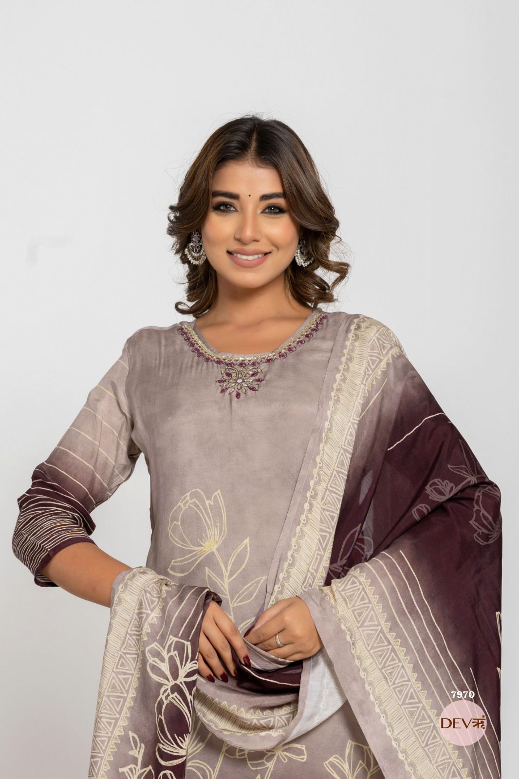 Stylish Pure Muslin Suit Set {7970}