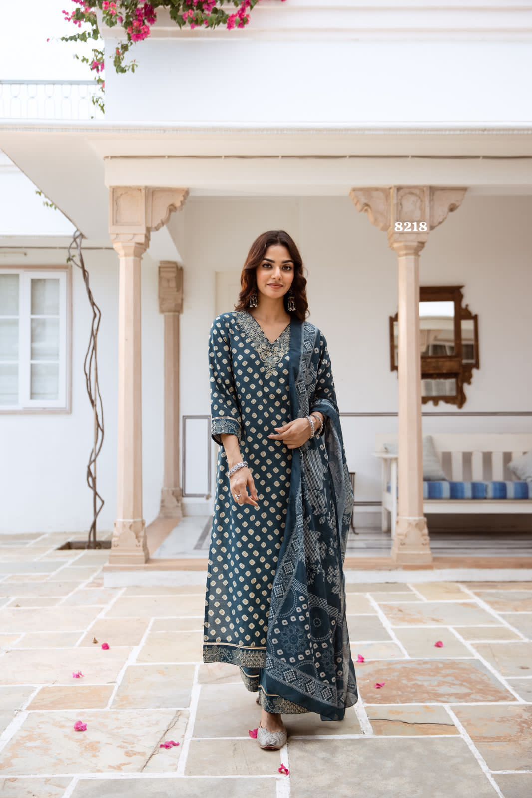 Pure muslin bandhani {8218}