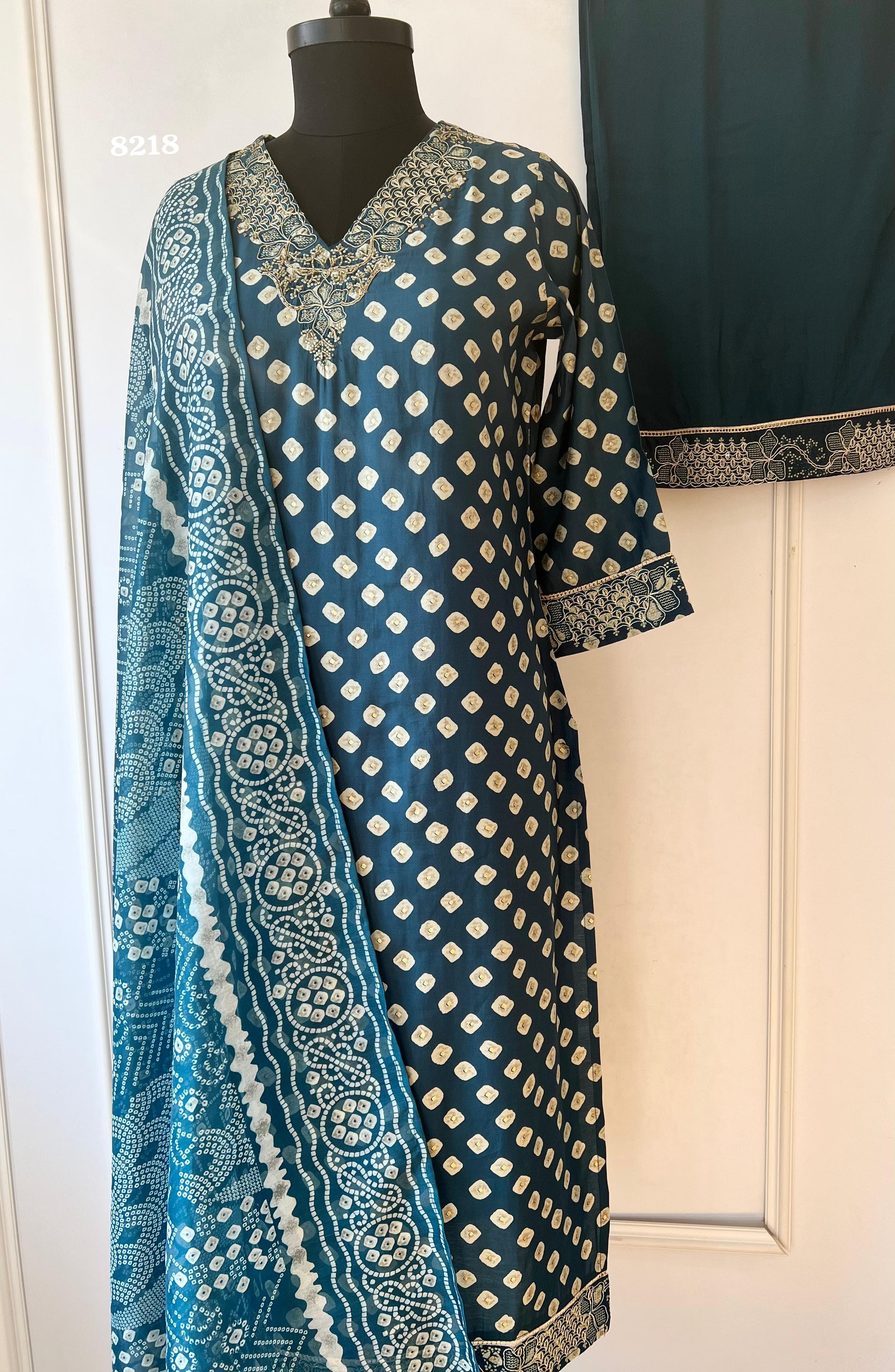 Pure muslin bandhani {8218}