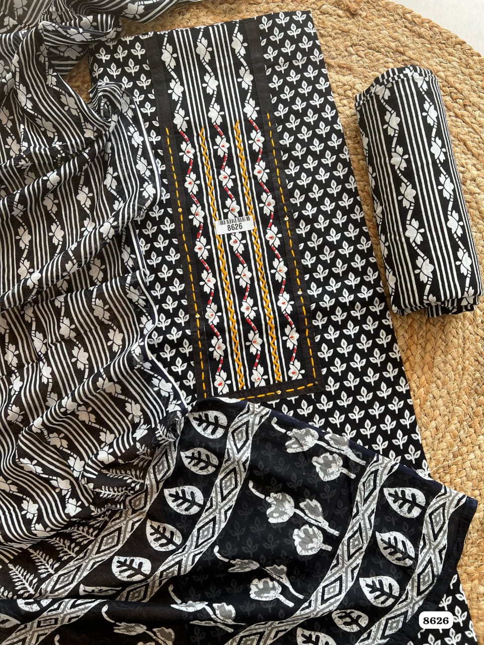 Pure cotton unstitched {8626}