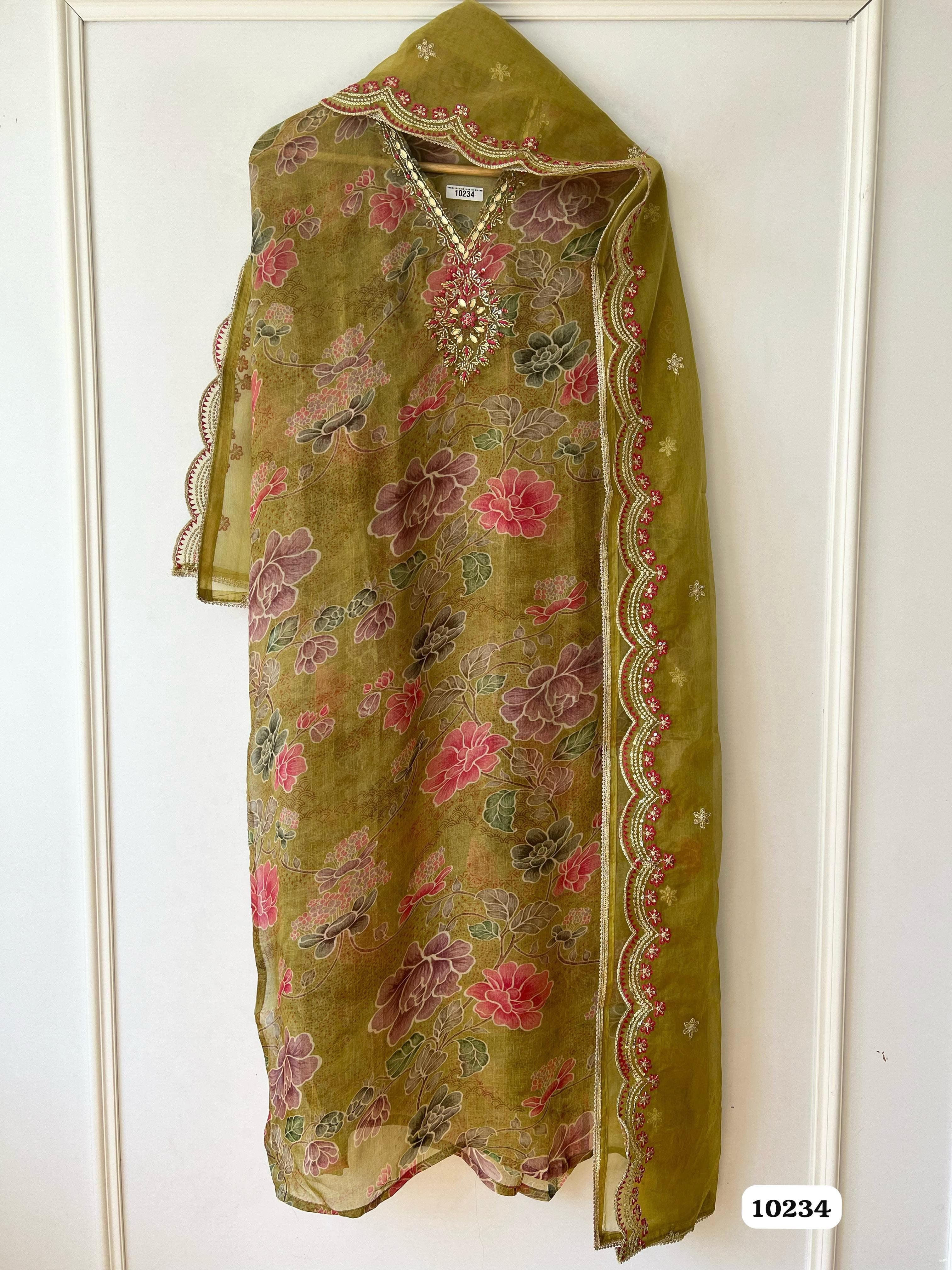 Pure soft organza un stitched {10234}