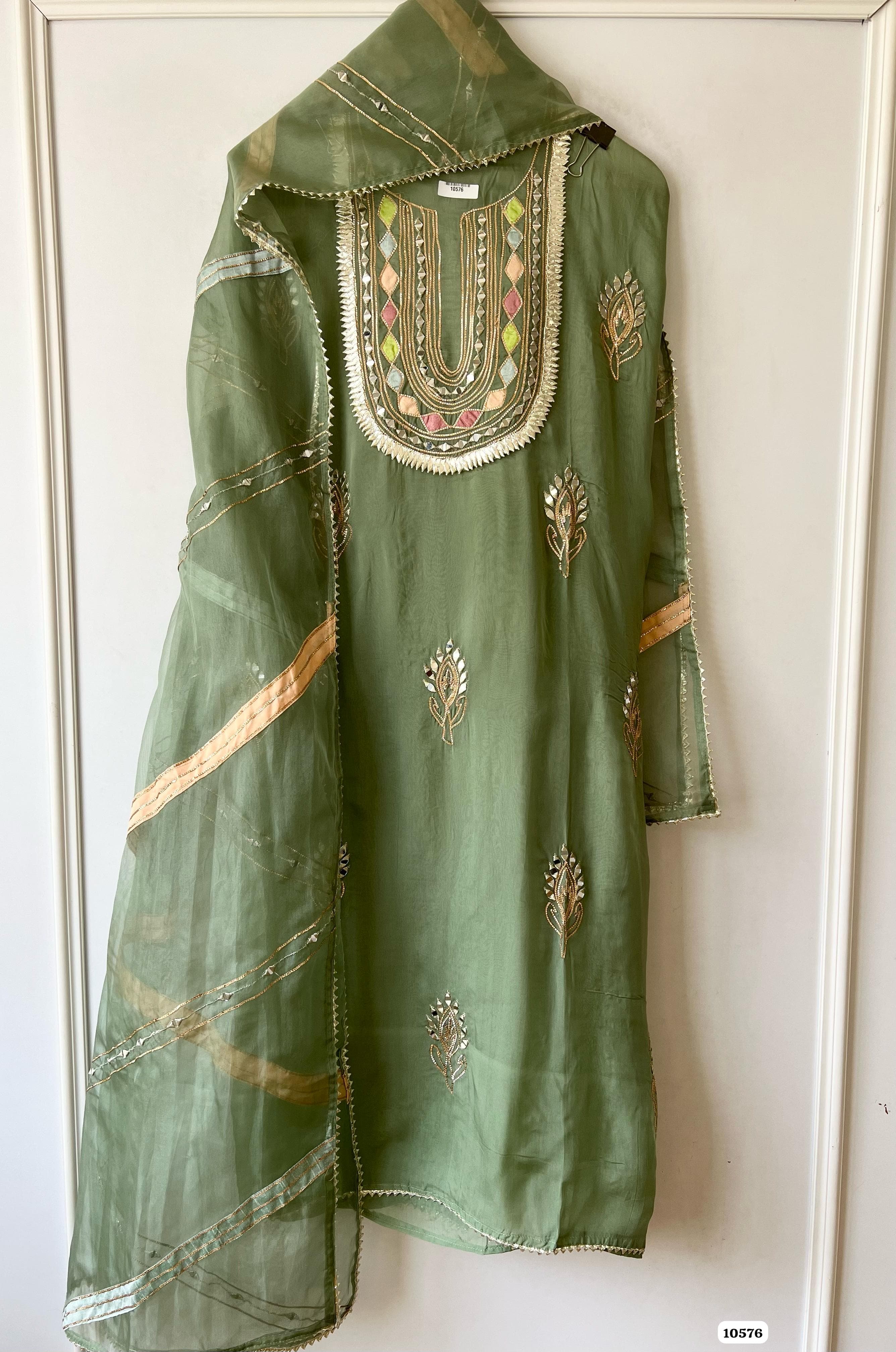 Pure organza unstitched