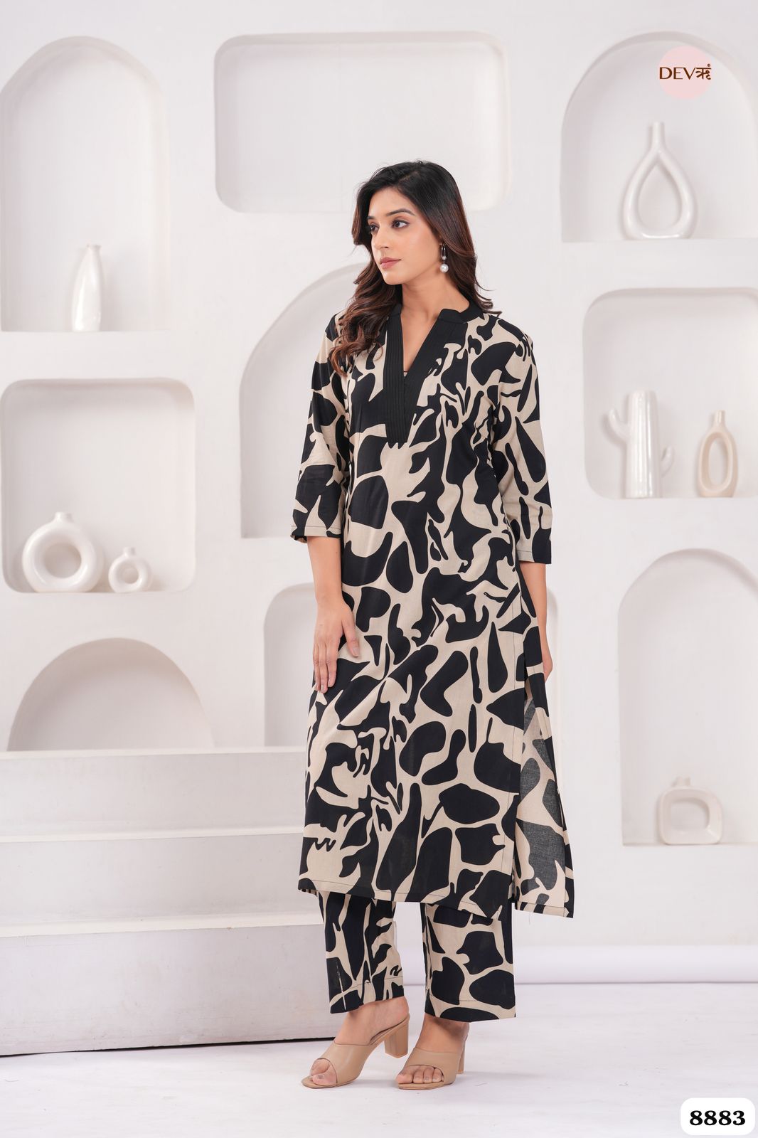 Black Cotton Printed Elegant Neckline Co-Ord -Set Of 2 {8883}