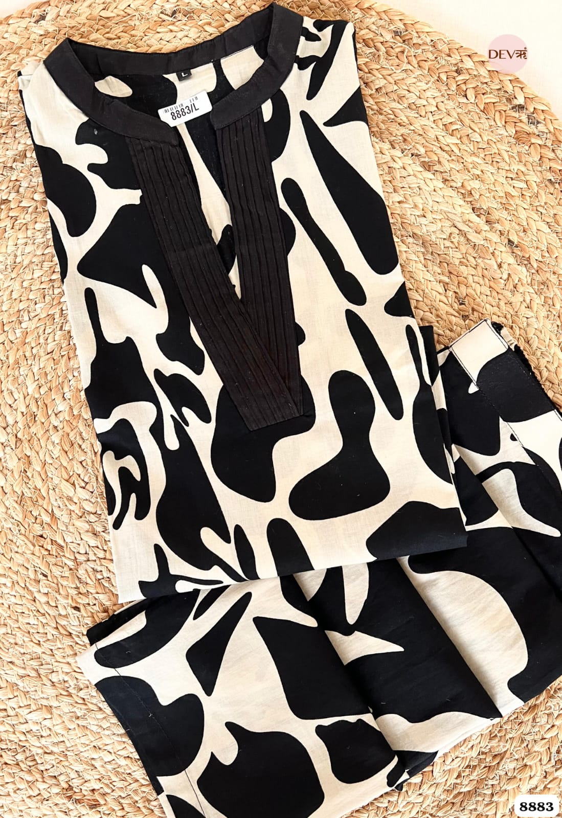 Black Cotton Printed Elegant Neckline Co-Ord -Set Of 2 {8883}