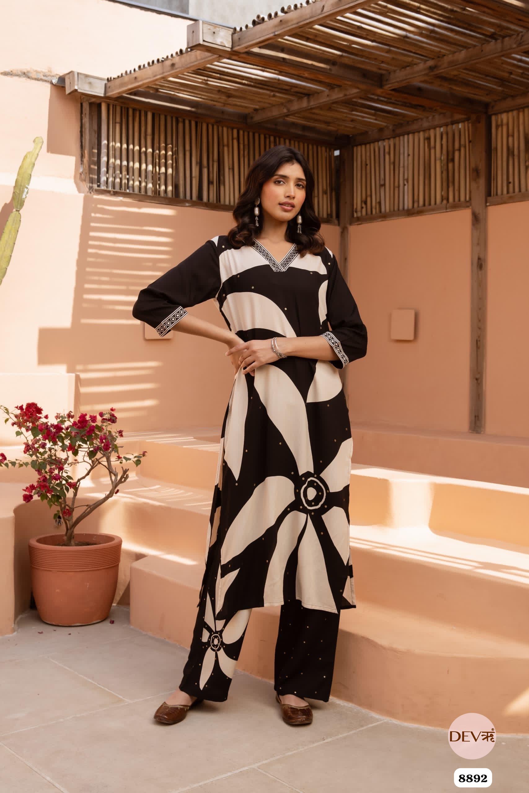 Black & white German Reyon Printed Readymades Co-Ord -Set Of 2 {8892}