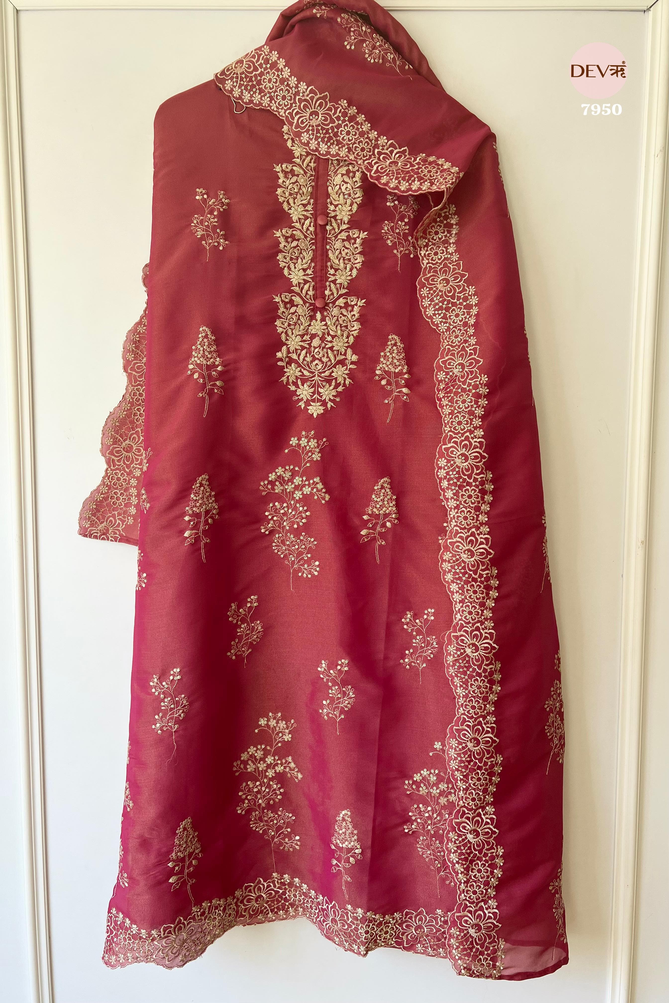 Red Tissue Silk Unstitched Beautiful Thread Sequins -Set Of 3