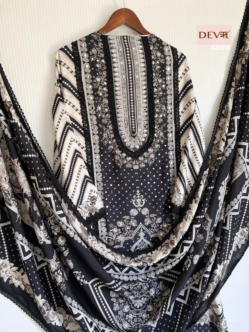 Black Muslin Semi Stitched Pakistani Printed -Set Of 3 {6204}