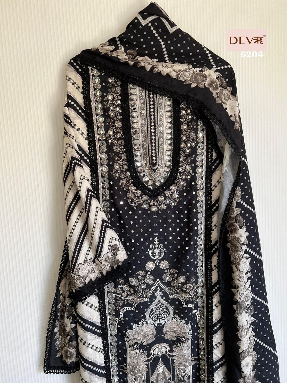 Black Muslin Semi Stitched Pakistani Printed -Set Of 3 {6204}