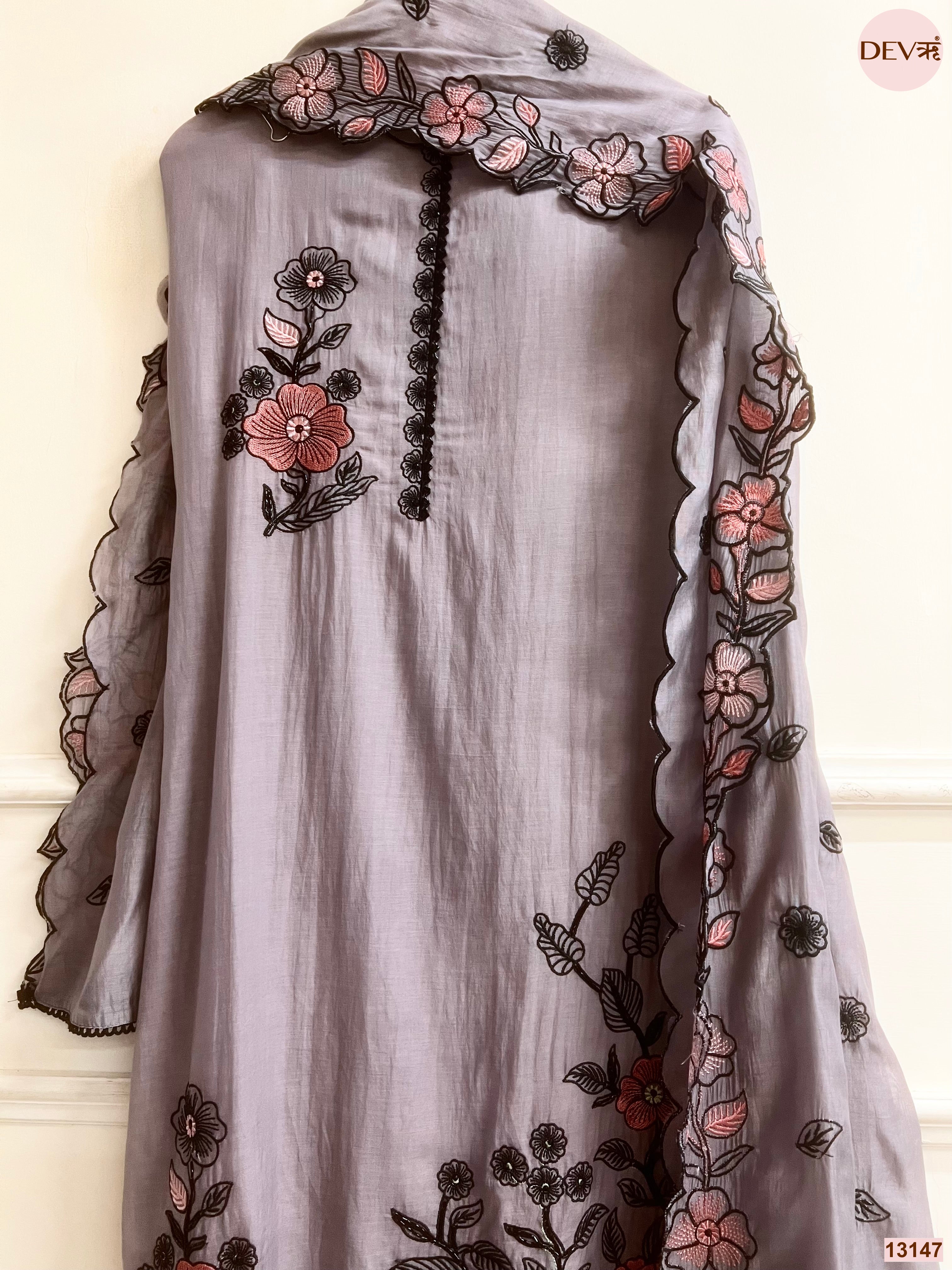 Grey Mul Chanderi Embroidered Unstitched 3-Piece Suit (Devri – D.No 13147)