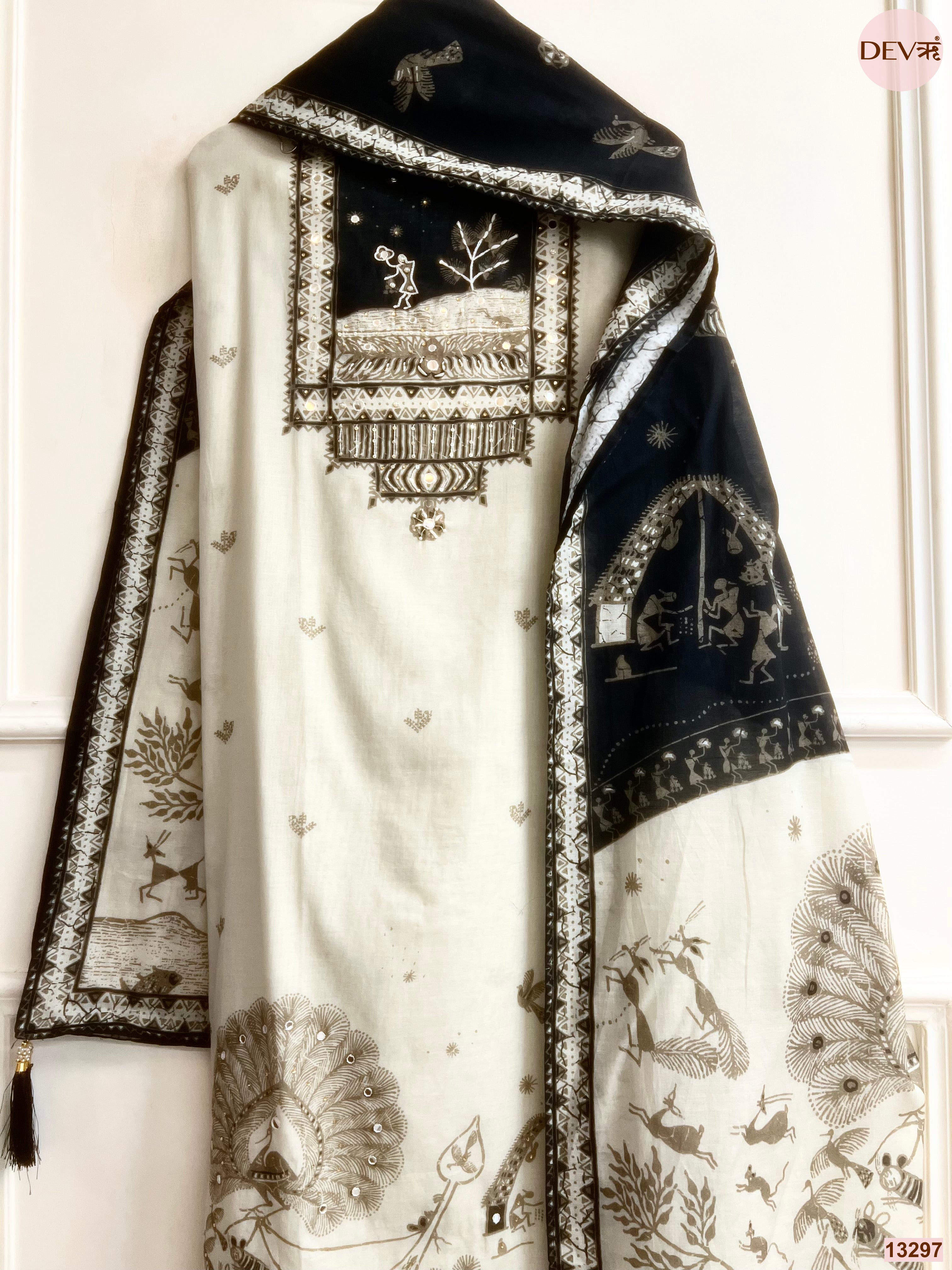 Cream Mul Cotton Printed Unstitched 3-Piece Suit (Devri – D.No 13297)