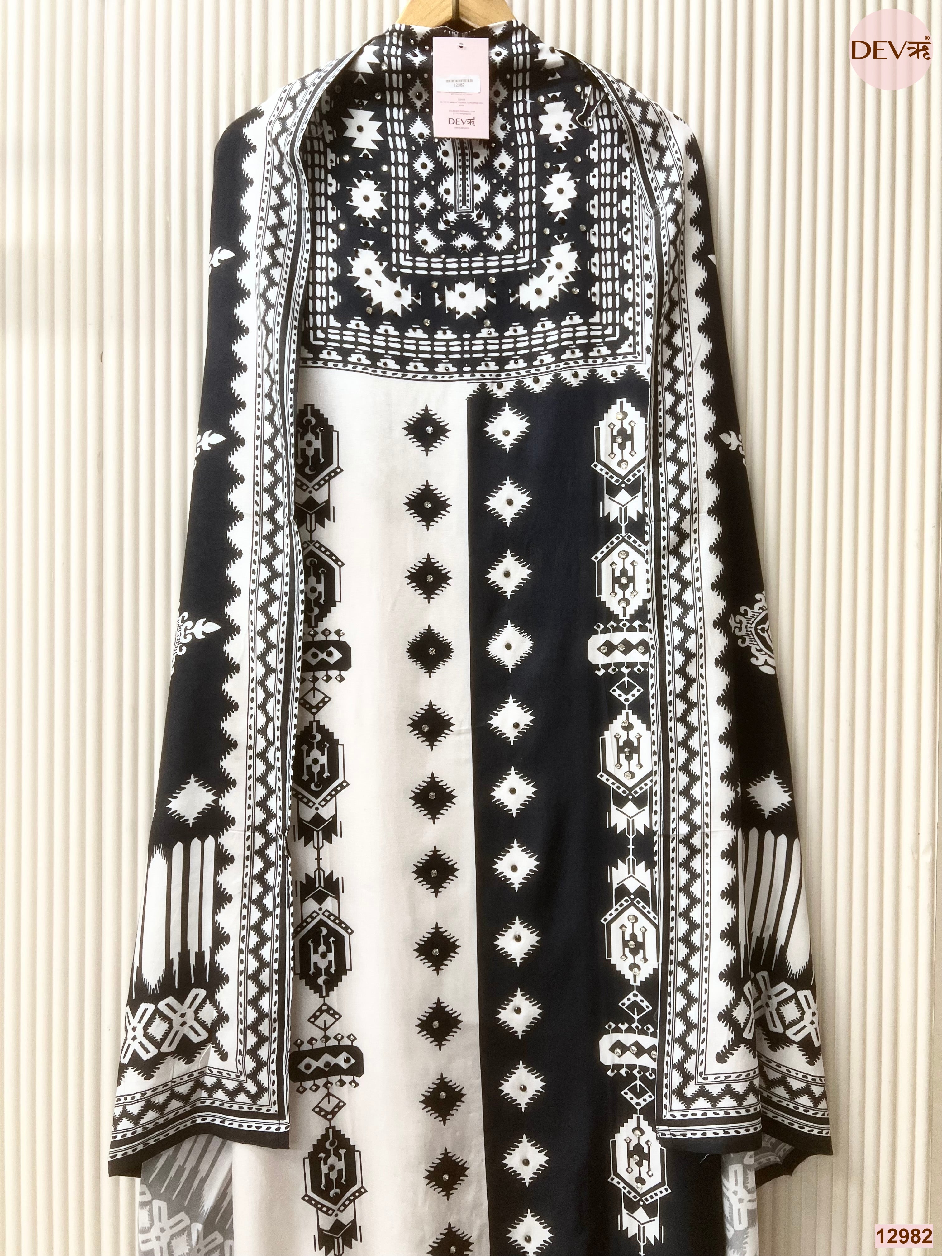 Black Muslin Printed Unstitched 3-Piece Suit (Devri – D.No 12982)