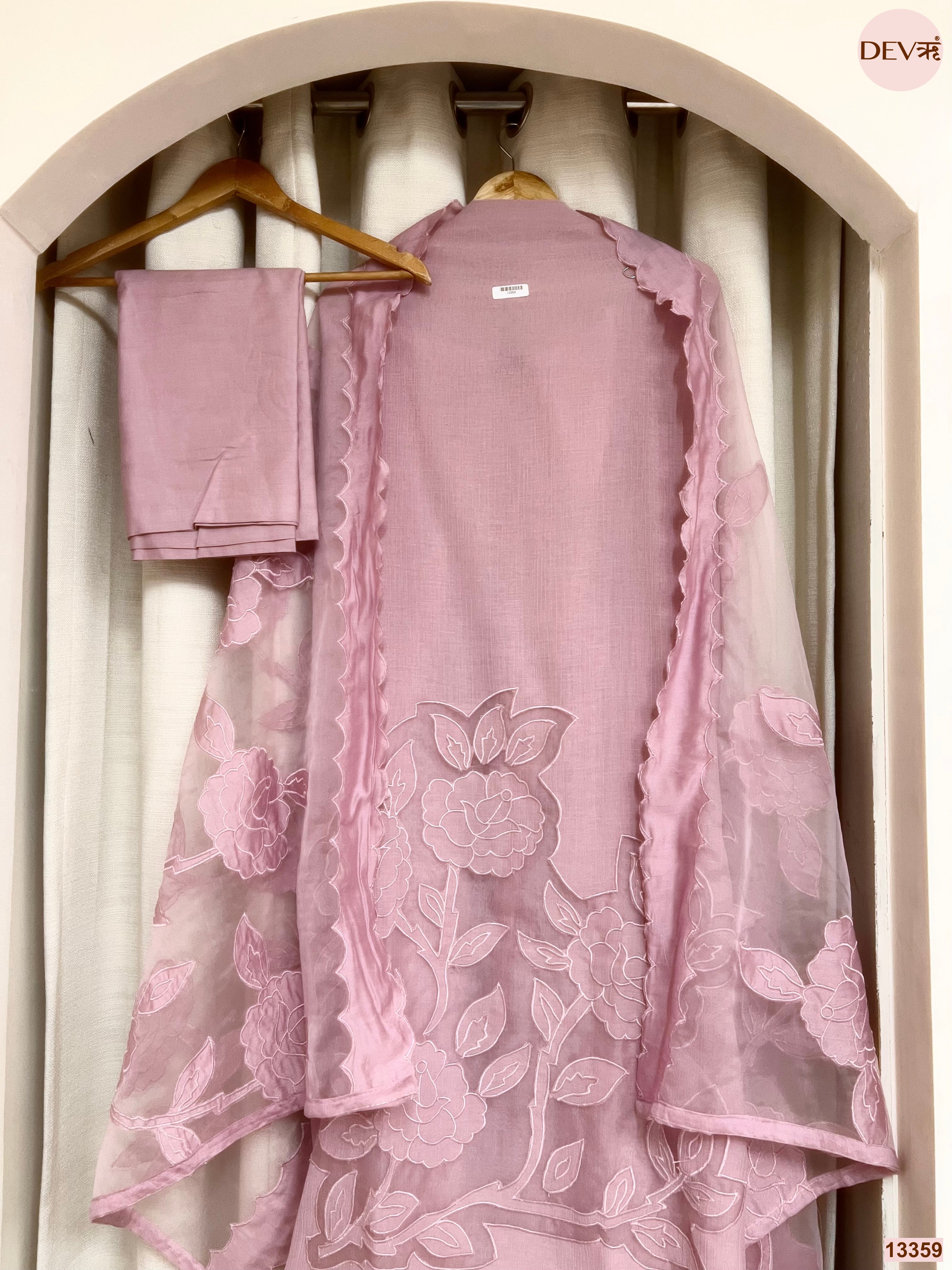 Pink Mul Chanderi Embroidered Unstitched 3-Piece Suit (Devri – D.No 13359)