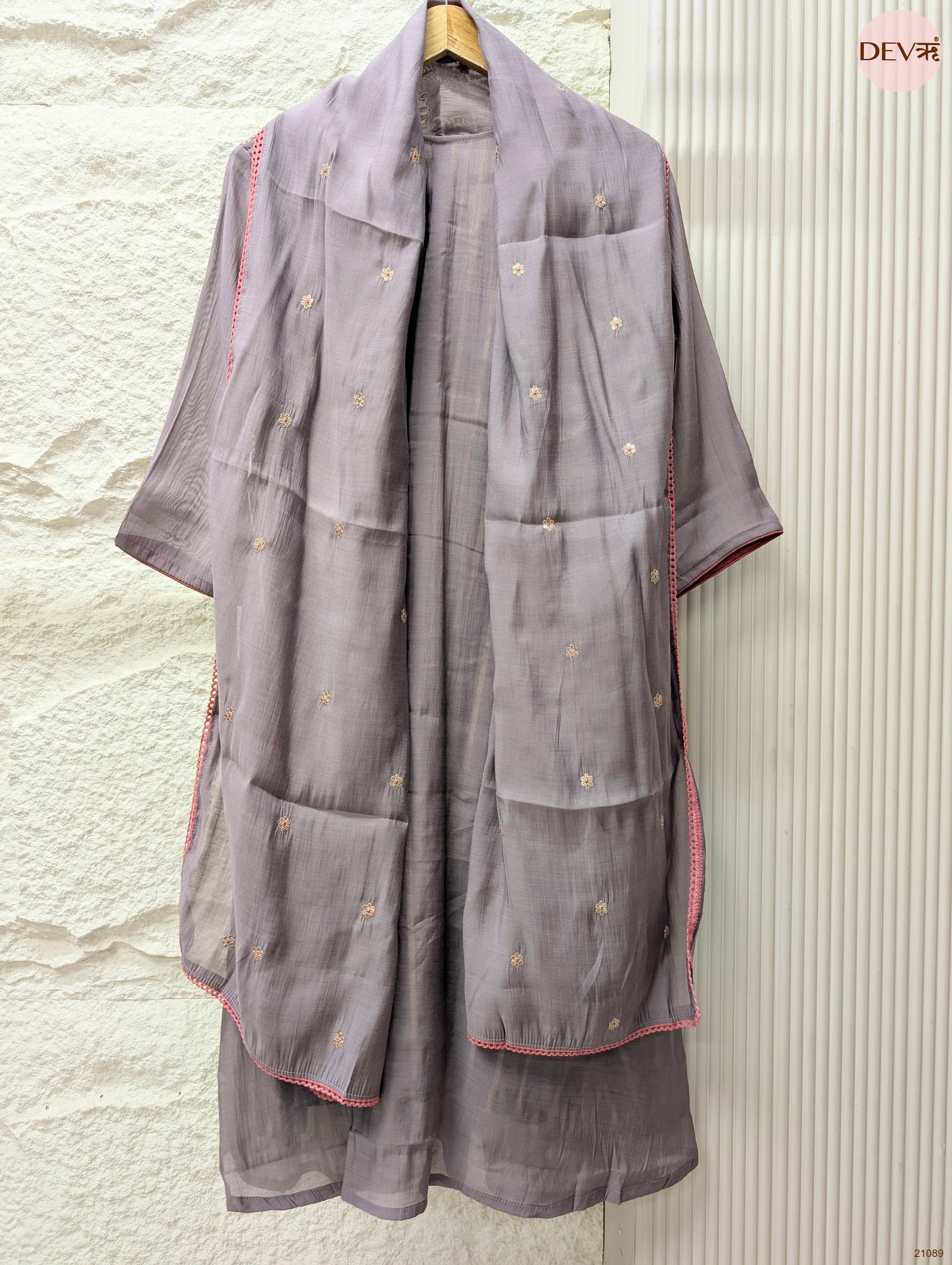 Gulnaar Mul chanderi Embroidered Mauve 3-Piece Set (Devri – D.No 21089)
