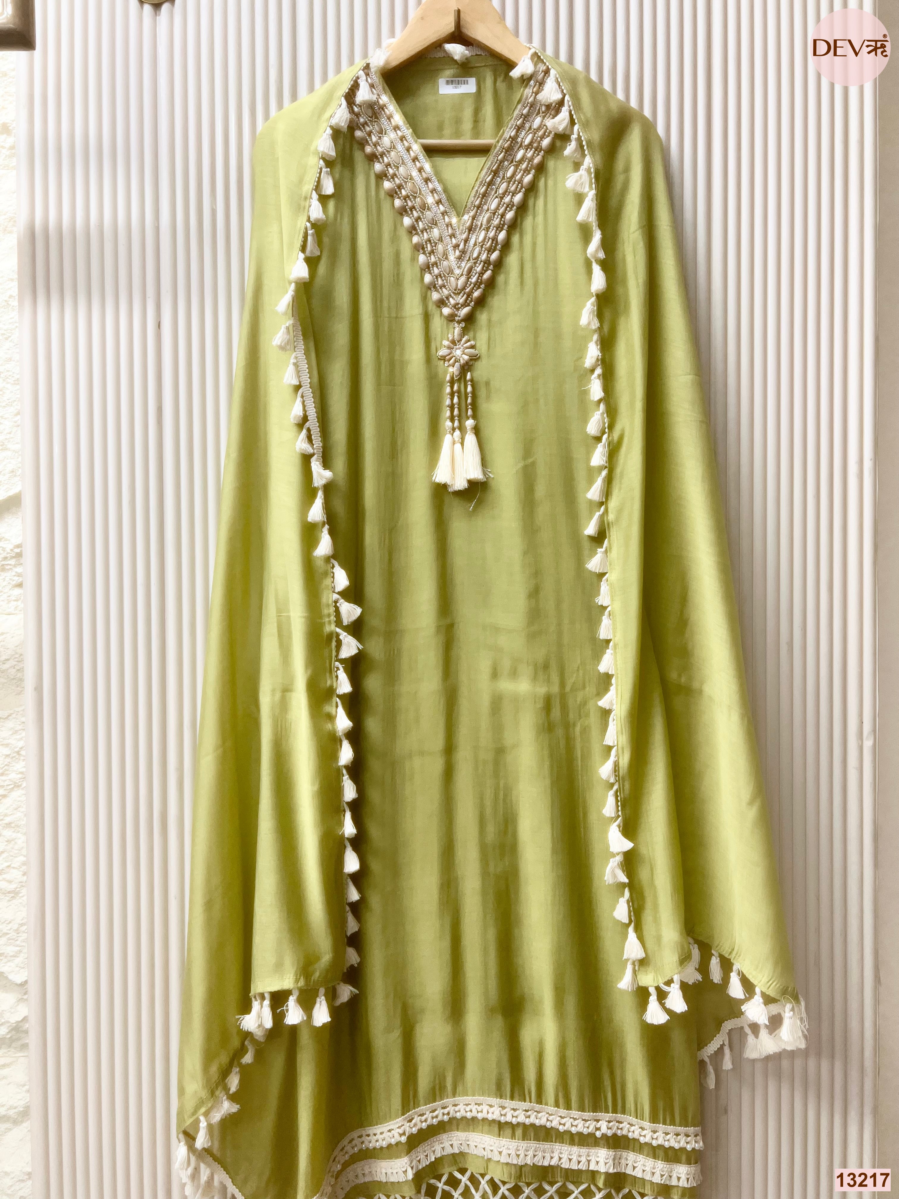 Green Mul Chanderi Hand Unstitched 3-Piece Suit (Devri – D.No 13217)