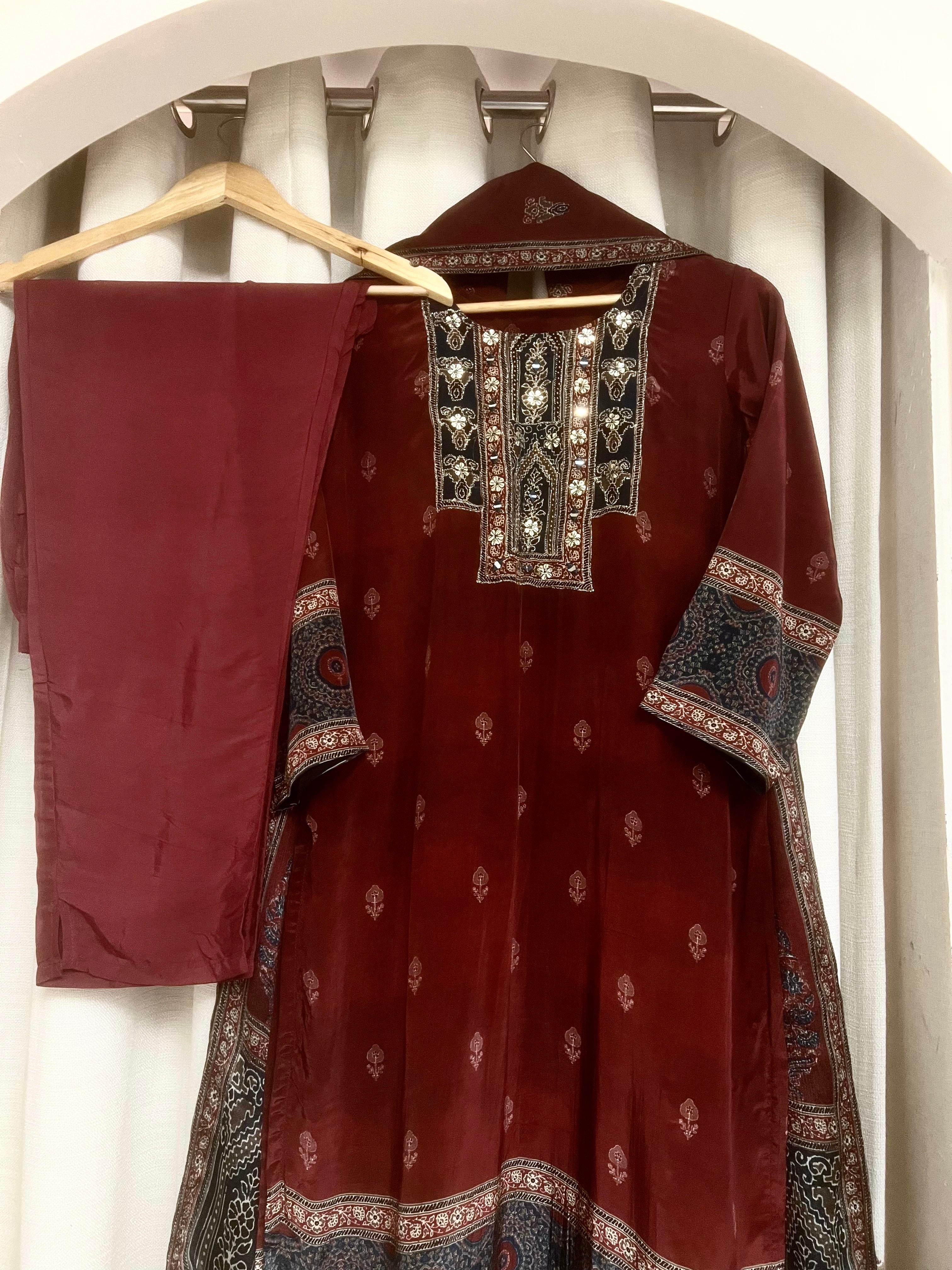 Mehar Maroon natural crepe Embroidered 3-Piece Set - {2002}