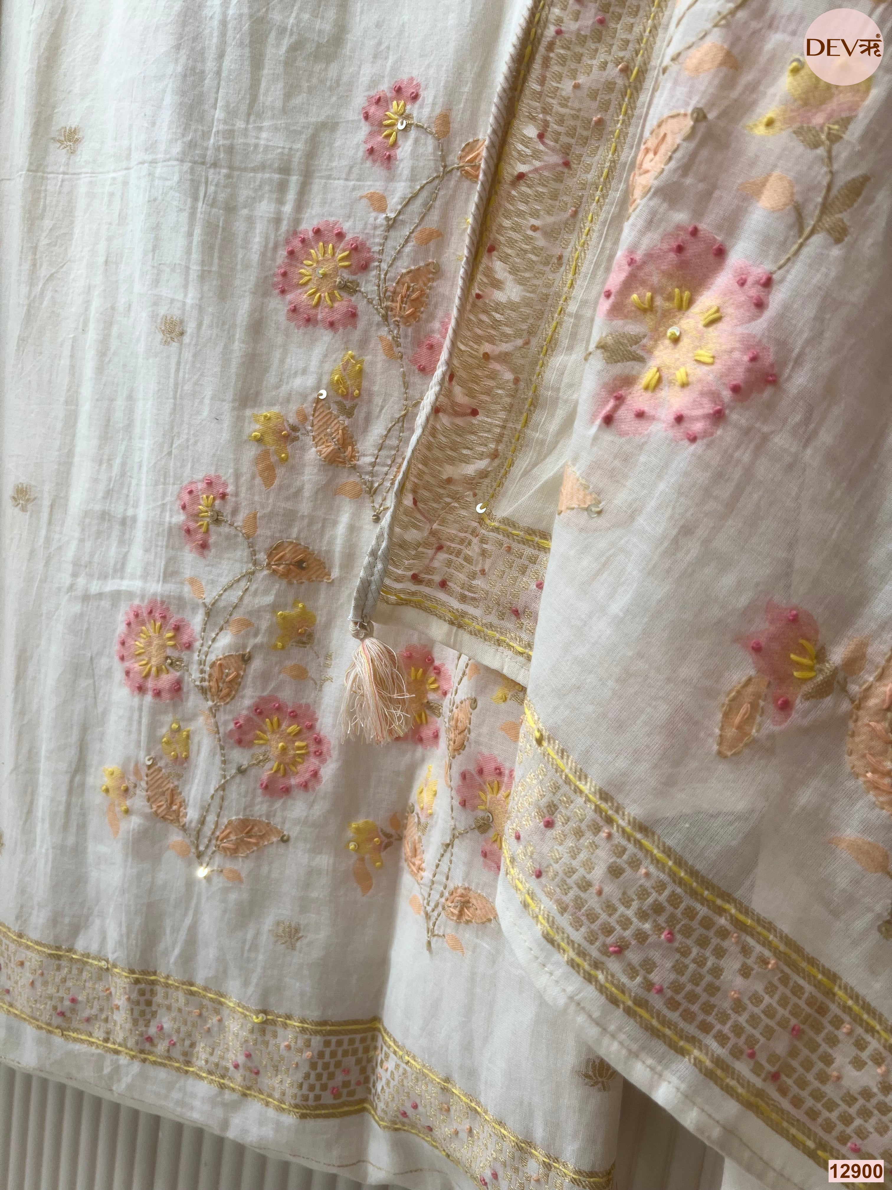 Off White Pure Jamdani Cotton Embroidered Unstitched 3-Piece Suit (Devri – D.No 12900)
