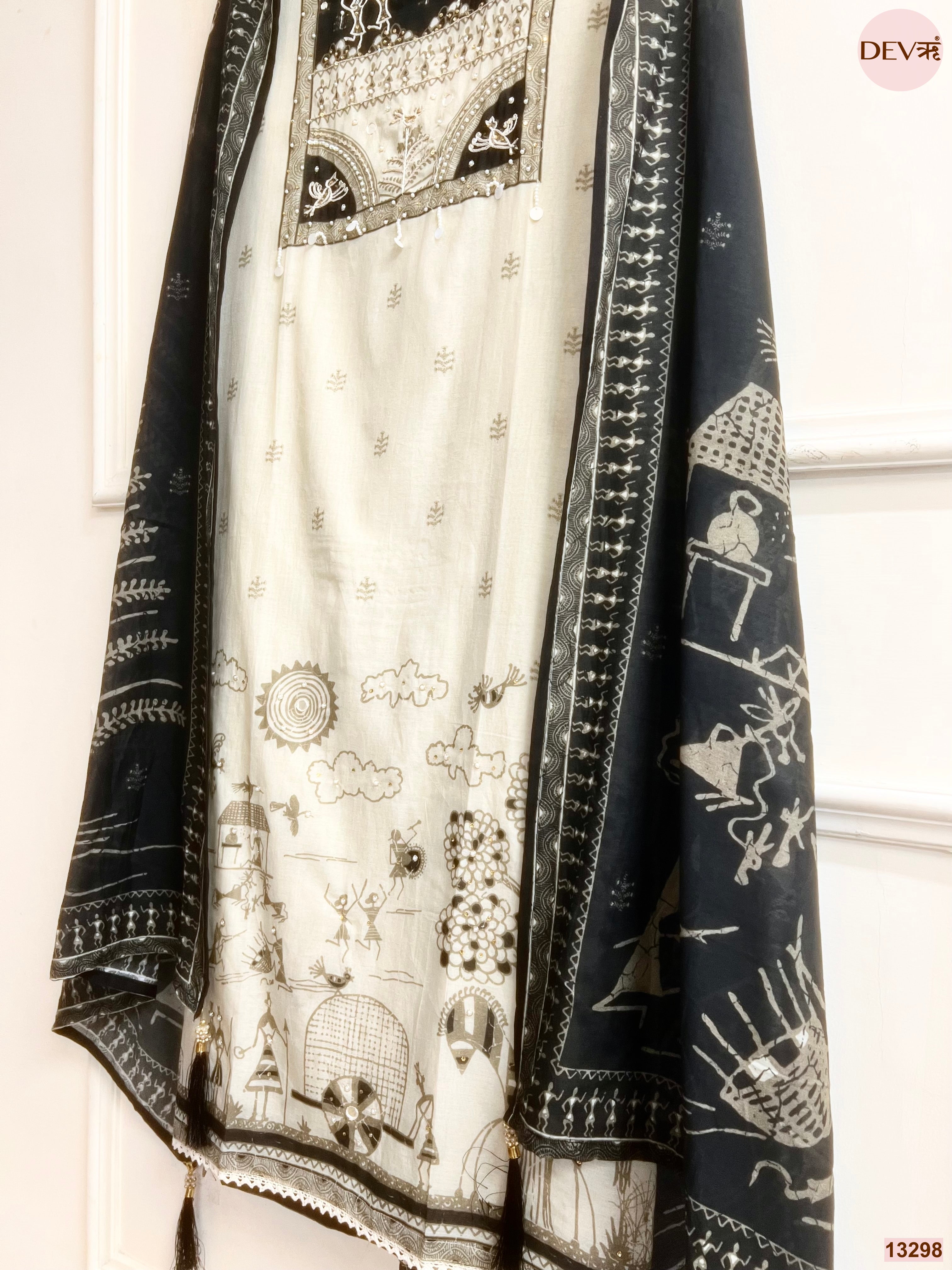 Cream Mul Cotton Printed Unstitched 3-Piece Suit (Devri – D.No 13298)