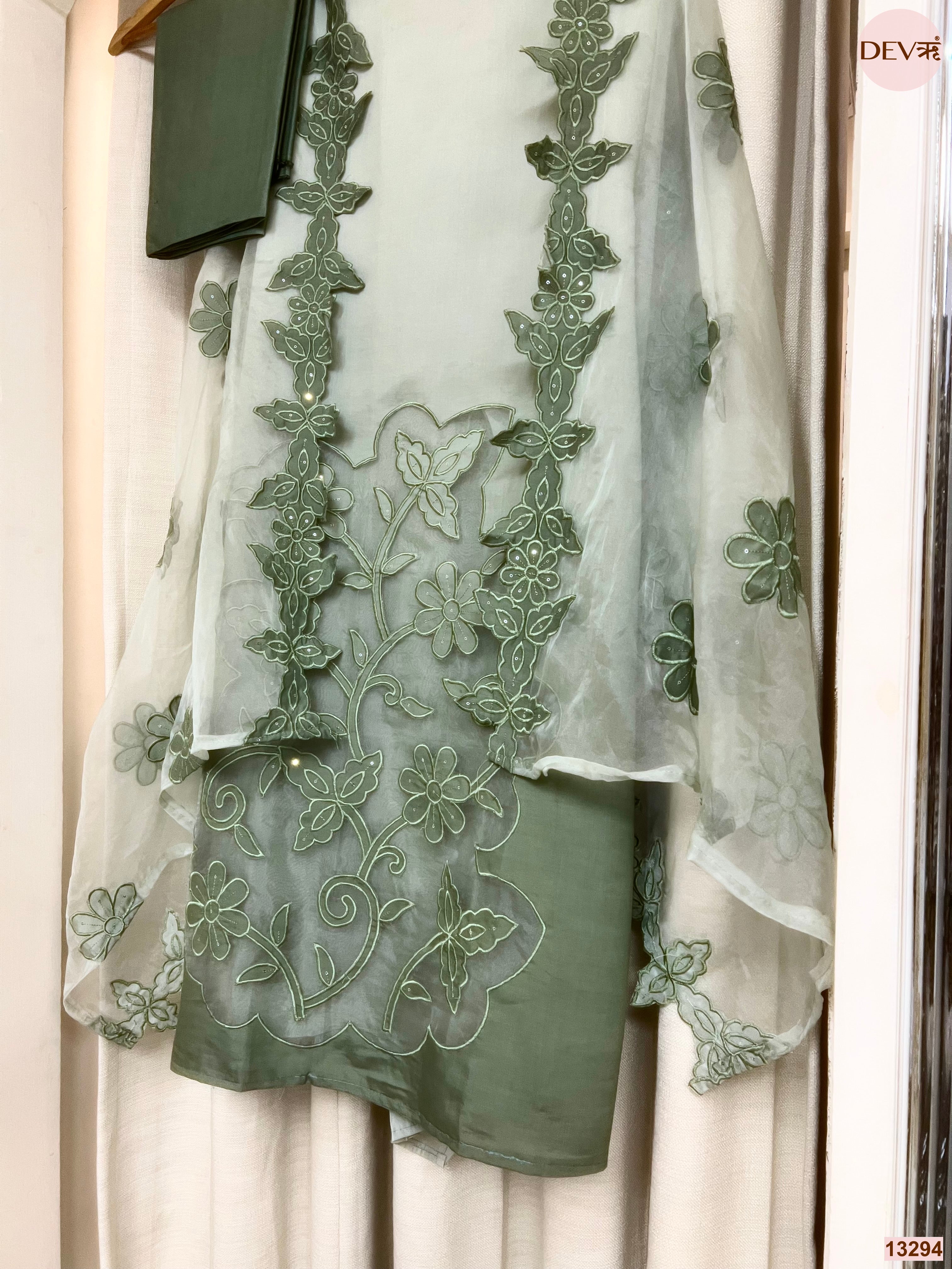 Sage Mul Chanderi Embroidered Unstitched 3-Piece Suit (Devri – D.No 13294)