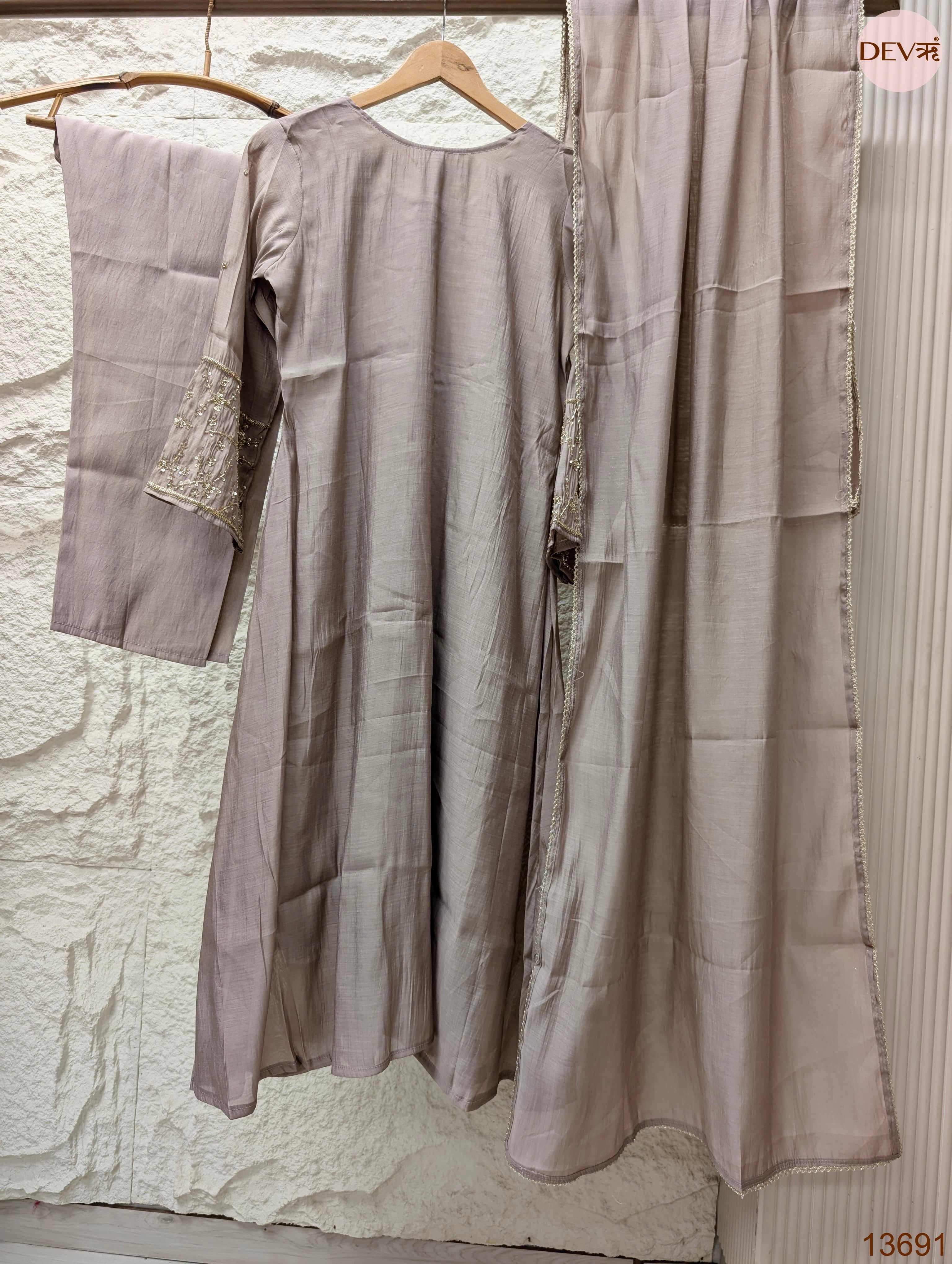 Gulnaar Mul chanderi Embroidered Taupe 3-Piece Set (Devri – D.No 13691)