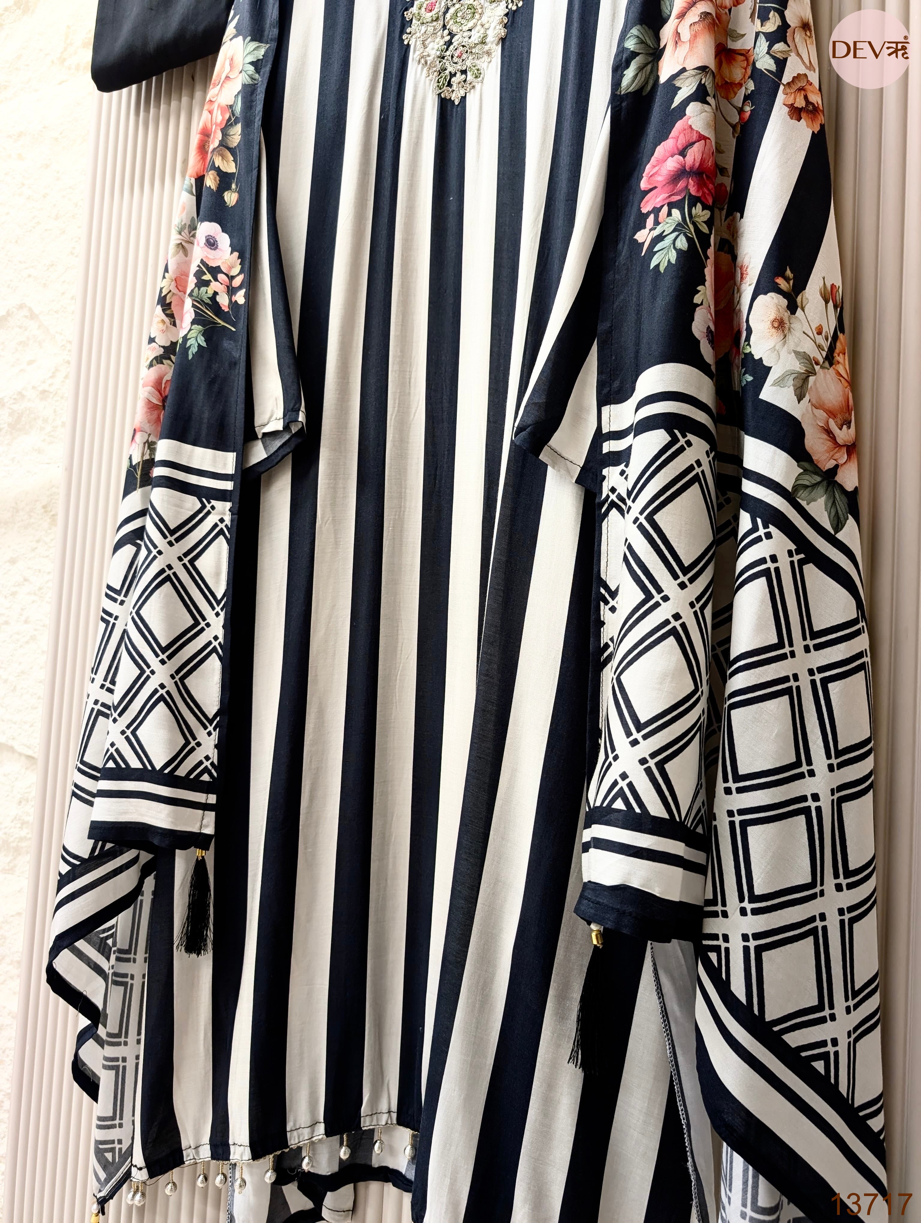 Black Organza Silk Printed Unstitched 3-Piece Suit (Devri – D.No 13717)