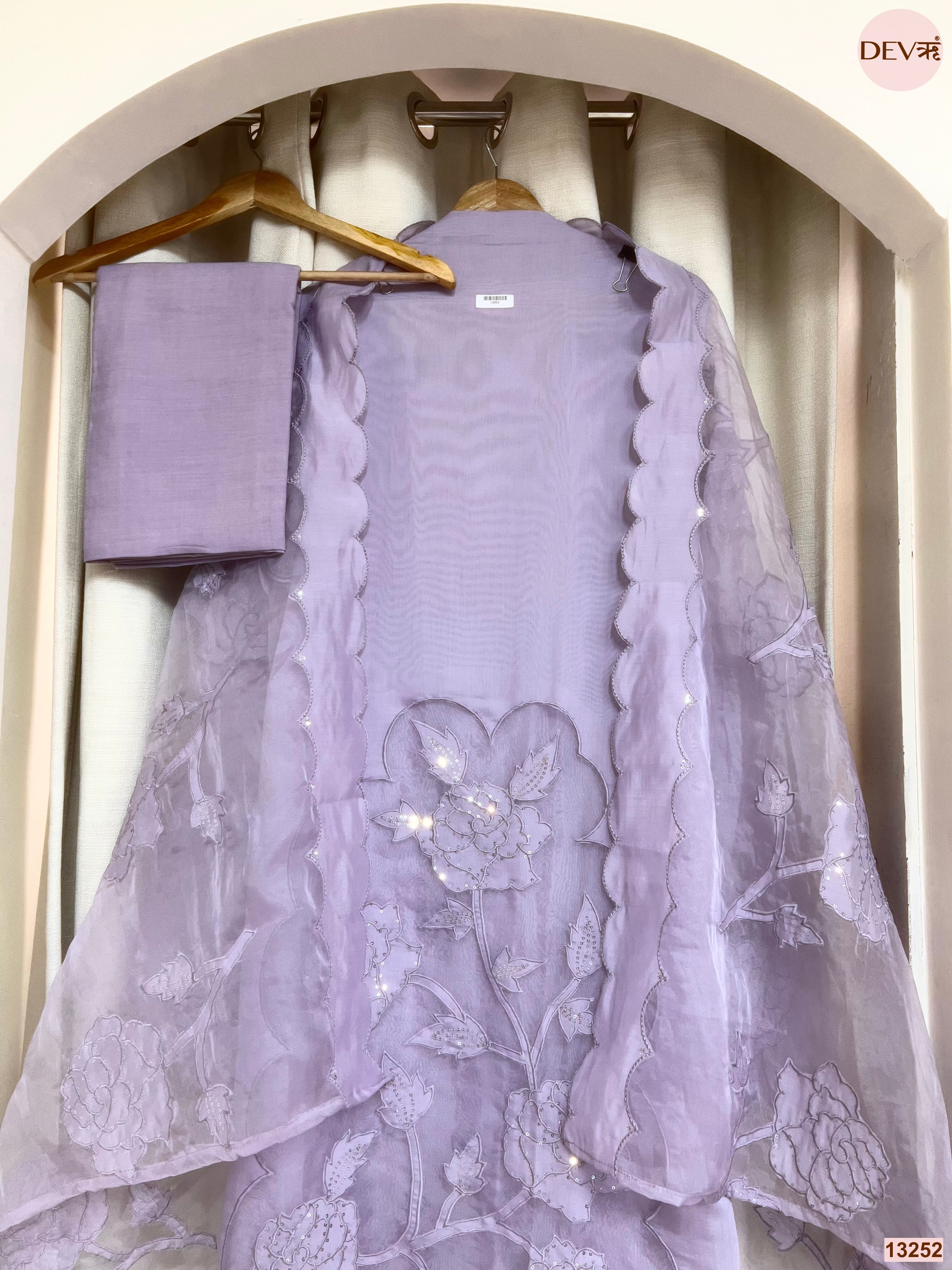Lavender Mul Chanderi Embroidered Unstitched 3-Piece Suit (Devri – D.No 13252)