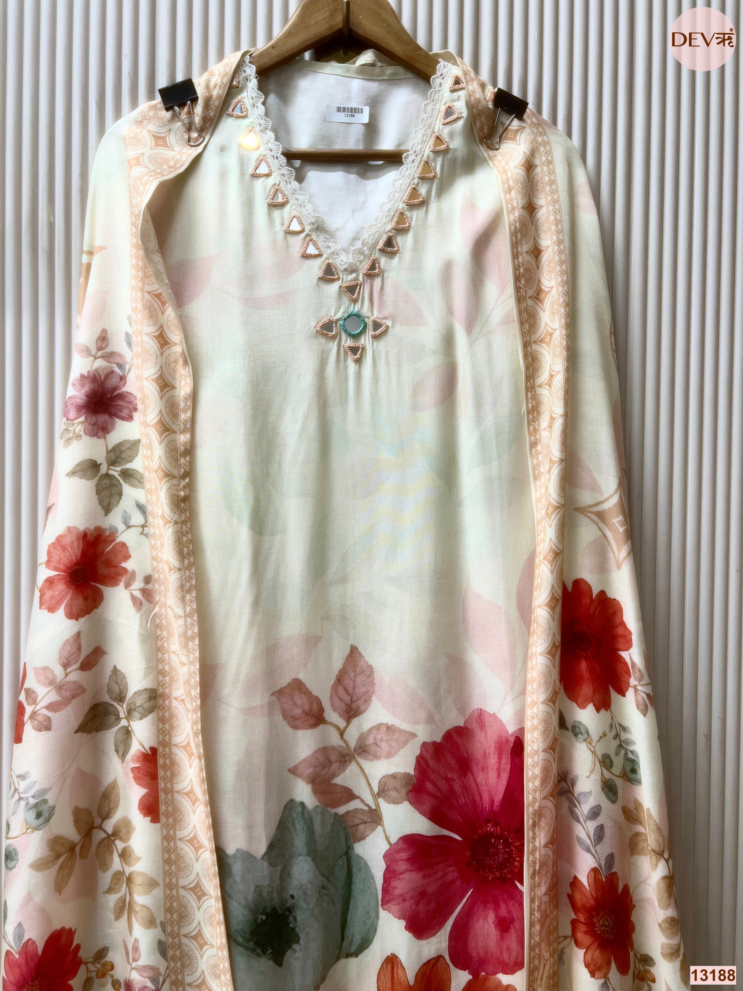 Cream Muslin Printed Unstitched 3-Piece Suit (Devri – D.No 13188)