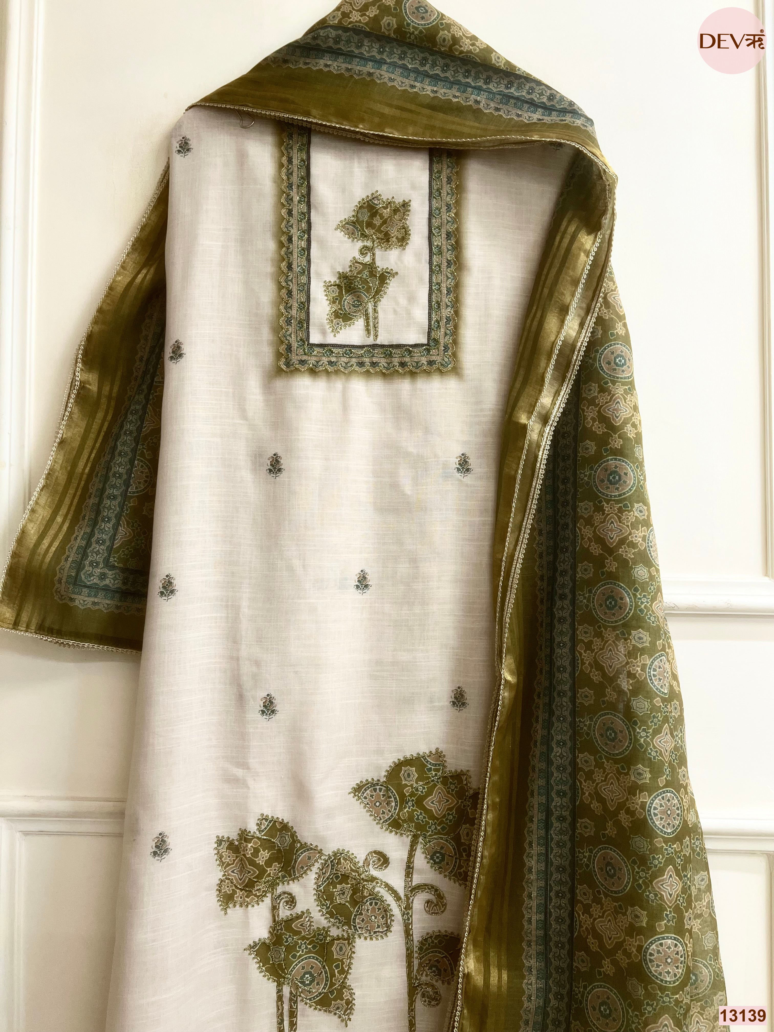 Off White Linen Printed Unstitched 3-Piece Suit (Devri – D.No 13139)